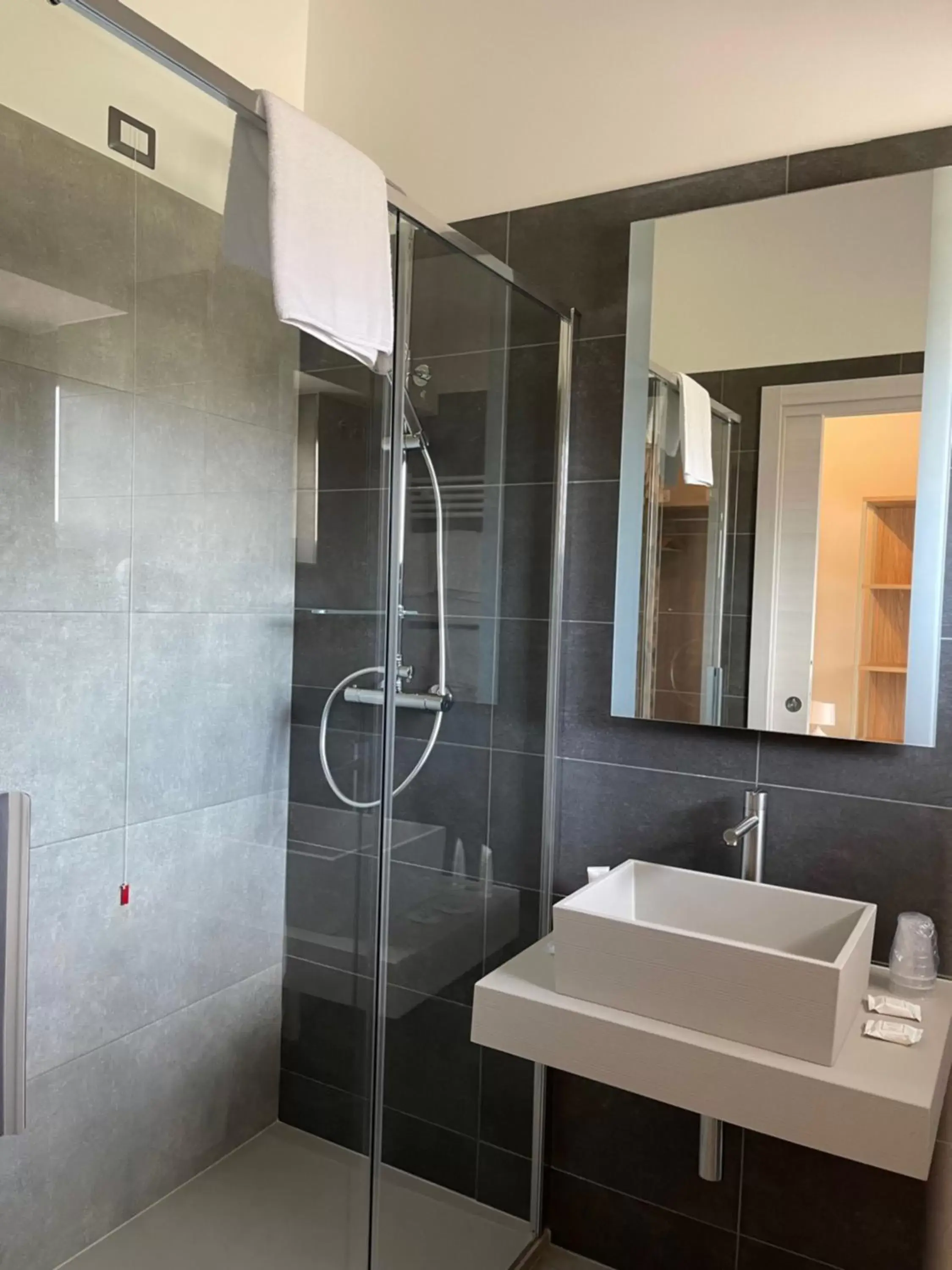 Property building, Bathroom in Hotel Sant'Elia