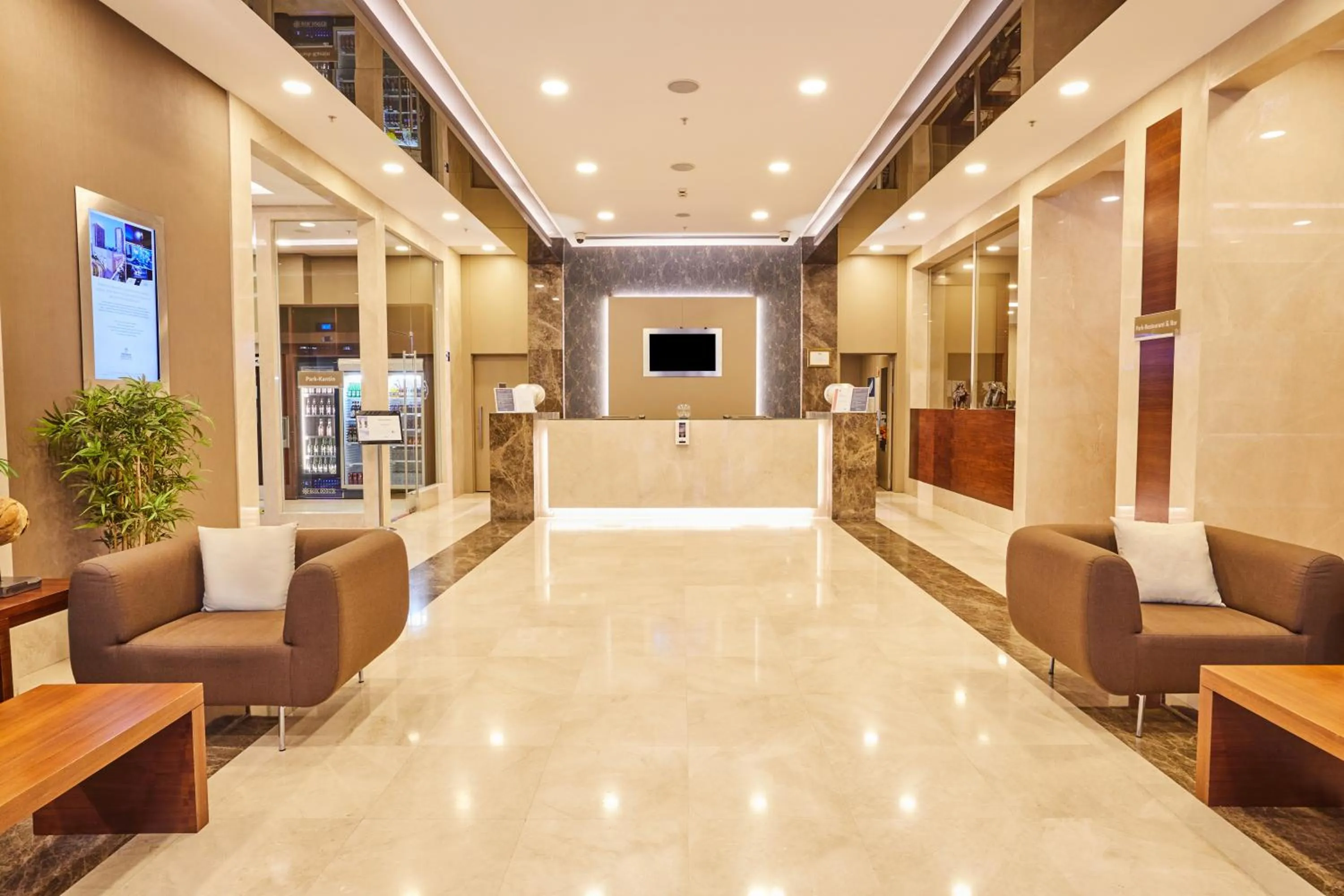 Property building in Park Dedeman Bostanci Hotel