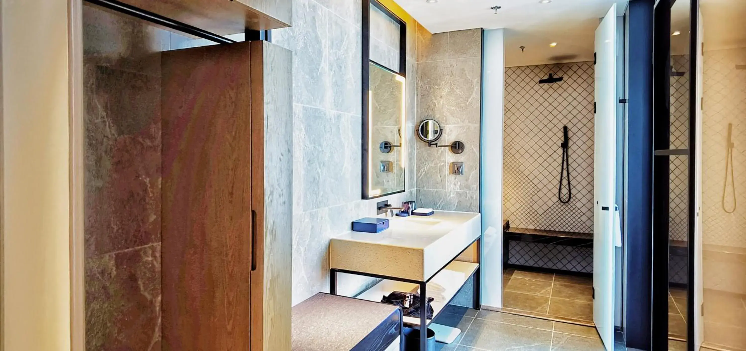 Shower, Bathroom in Aloft Yantai