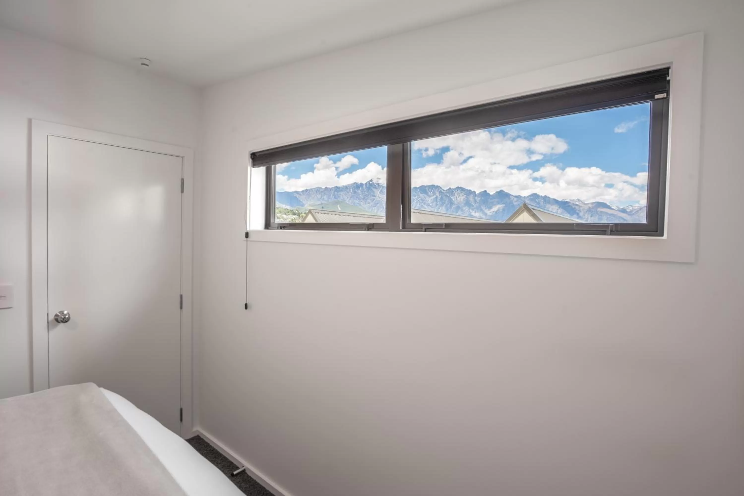 Mountain view, Bed in Lomond Lodge Motel & Apartments