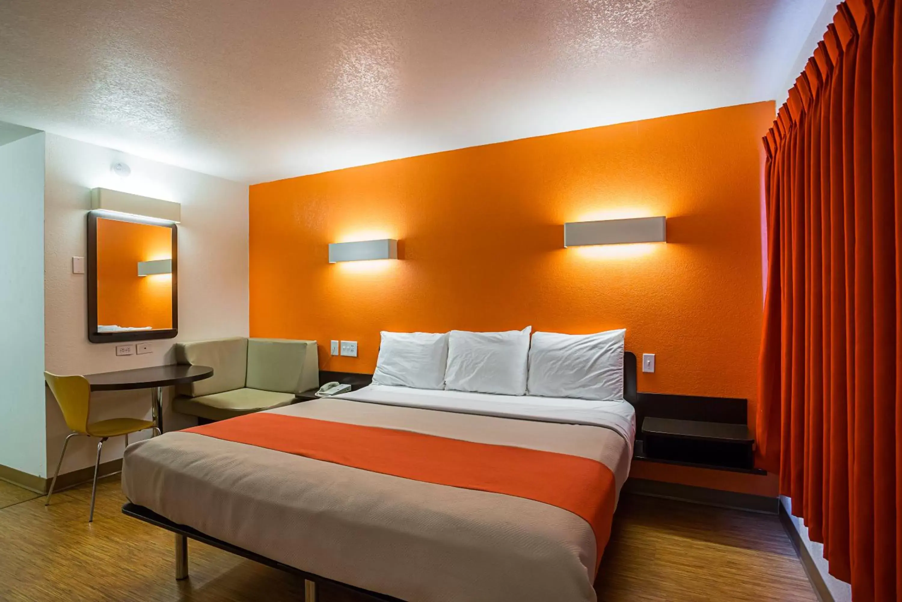 Bedroom, Bed in Motel 6-Wenatchee, WA