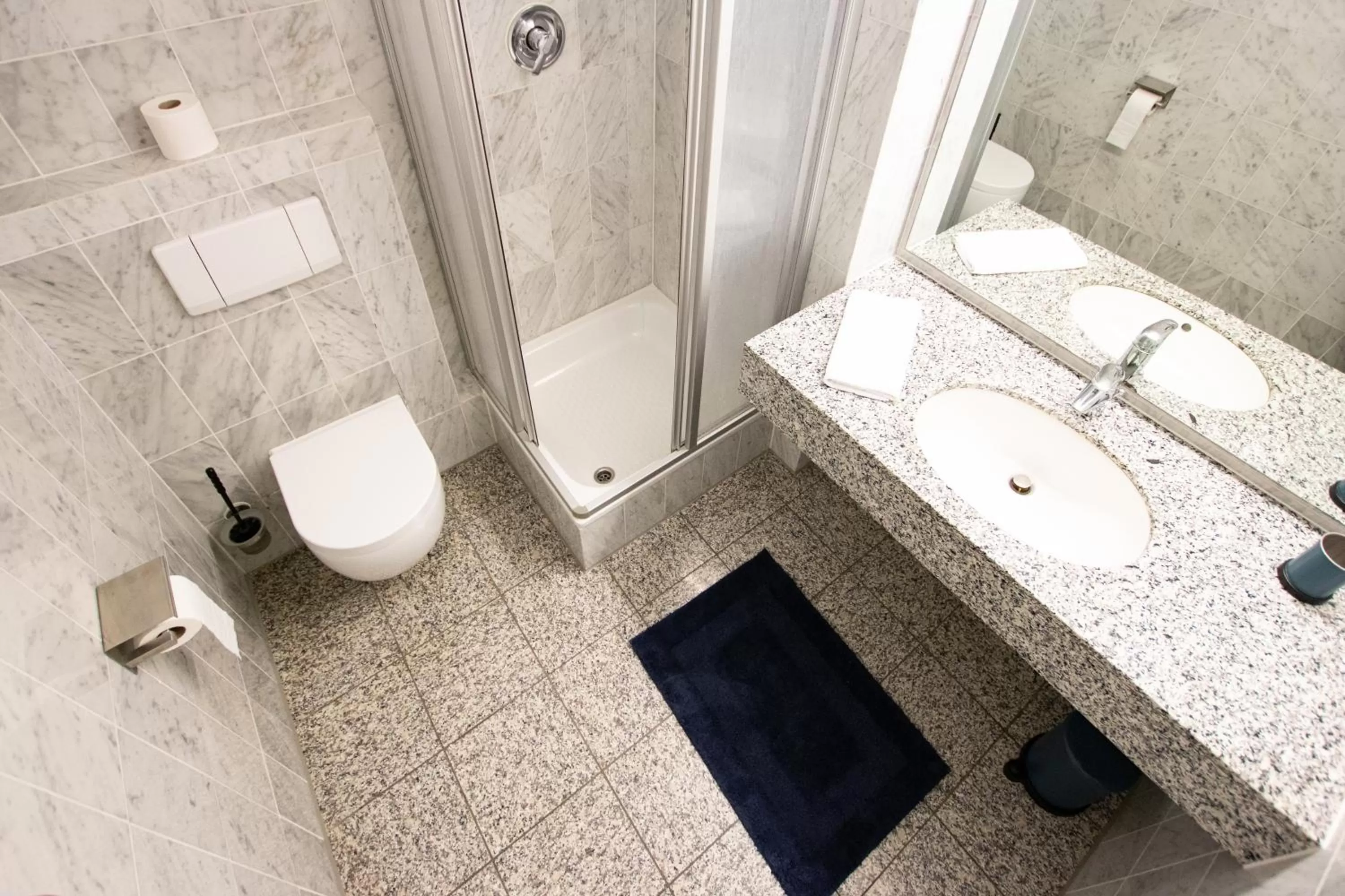 Shower in El Capitan nähe Movie Park