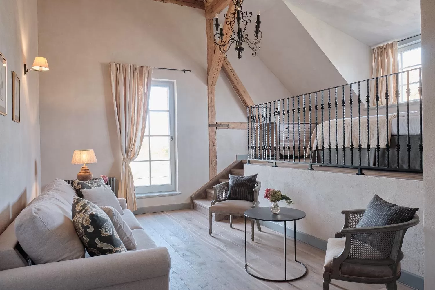 Seating area in Pałac Kamieniec