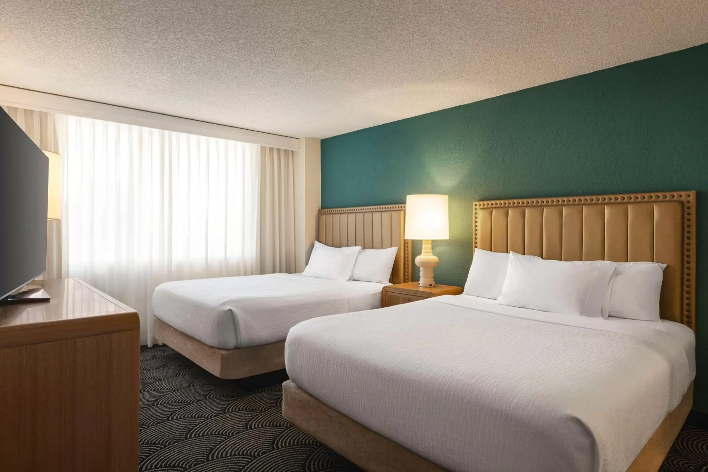 Bed in Embassy Suites by Hilton Deerfield Beach Resort & Spa