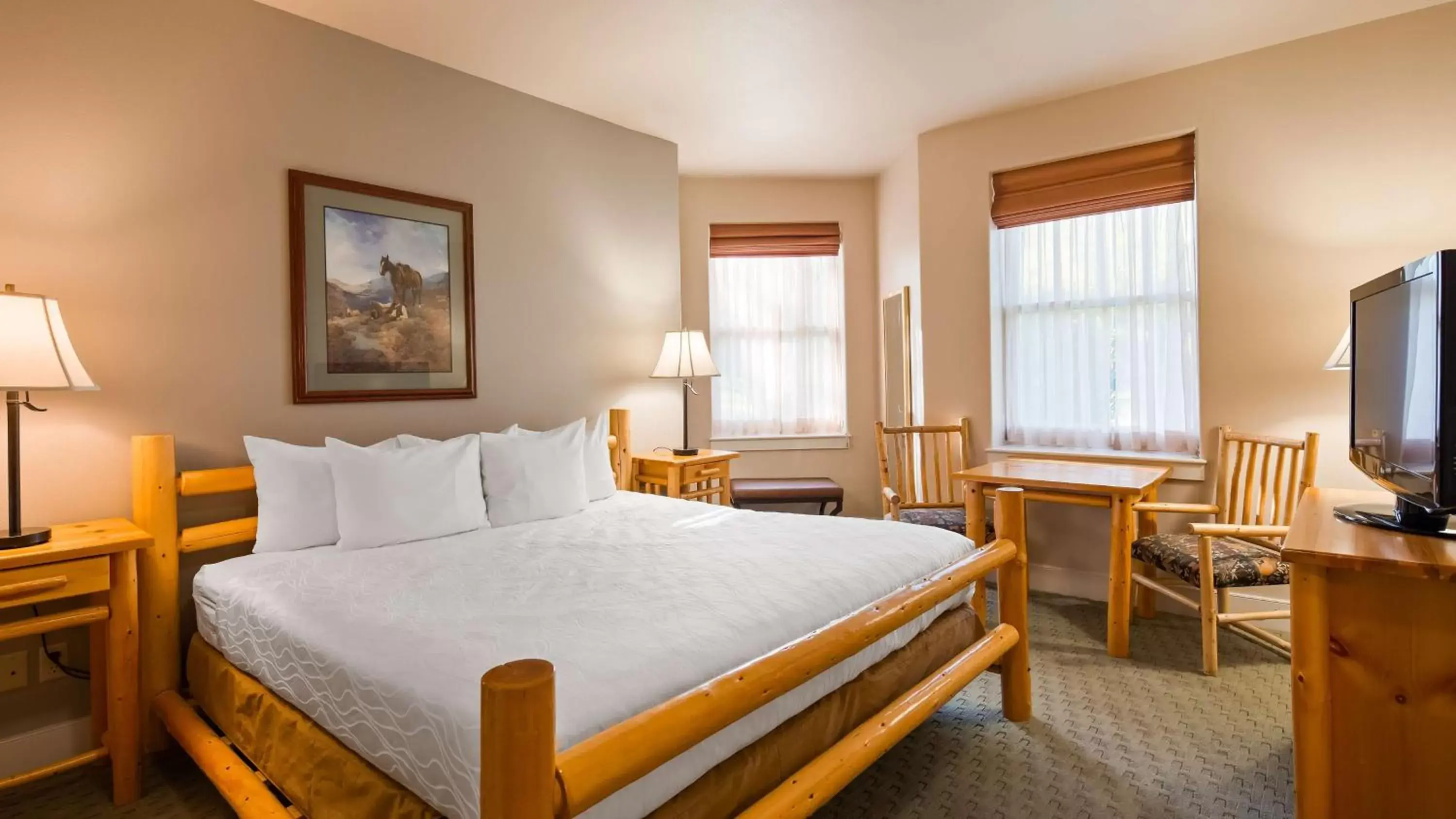 Photo of the whole room, Bed in Best Western Plus Plaza Hotel