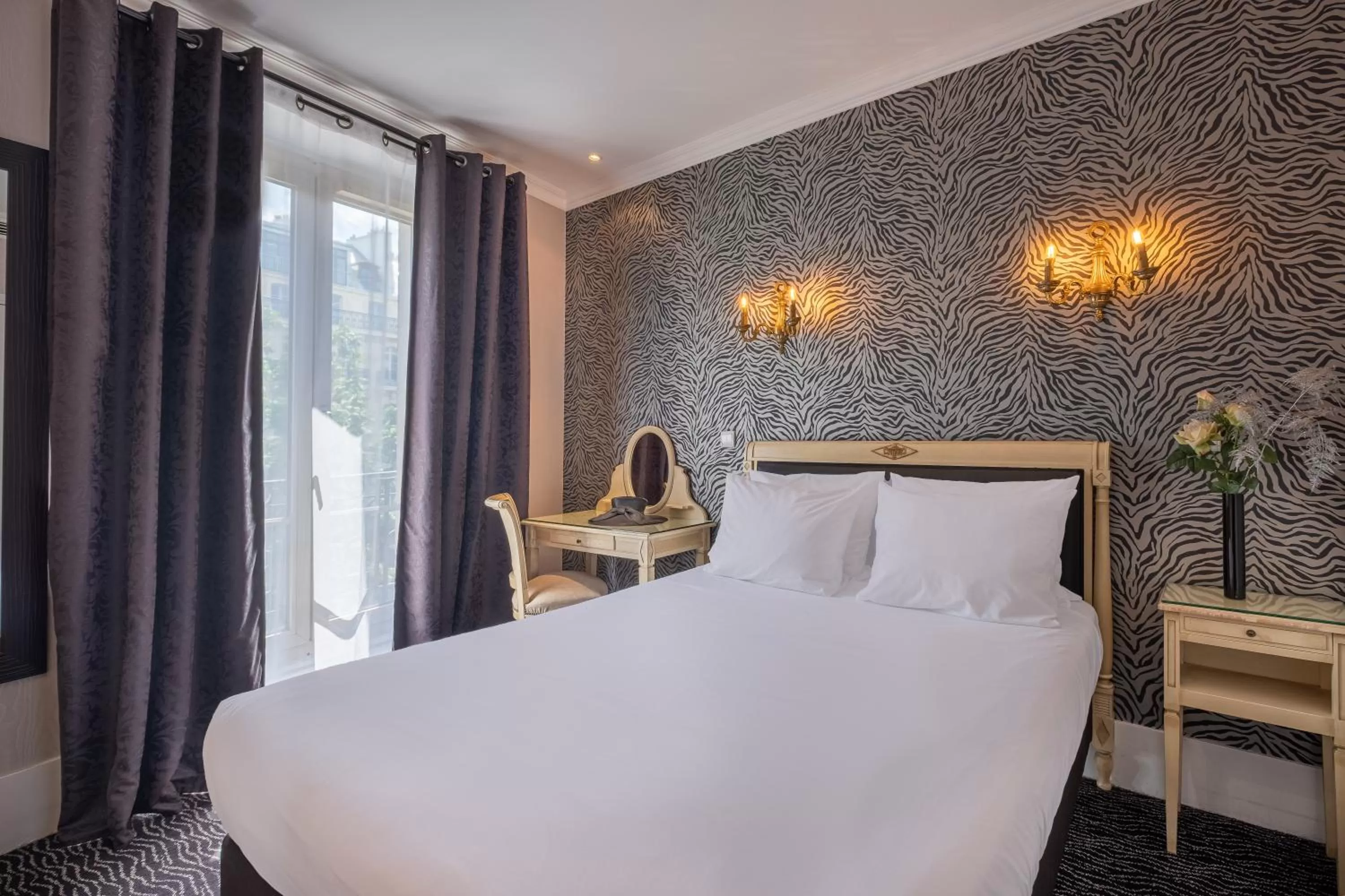 2 Connecting Room in Hotel London