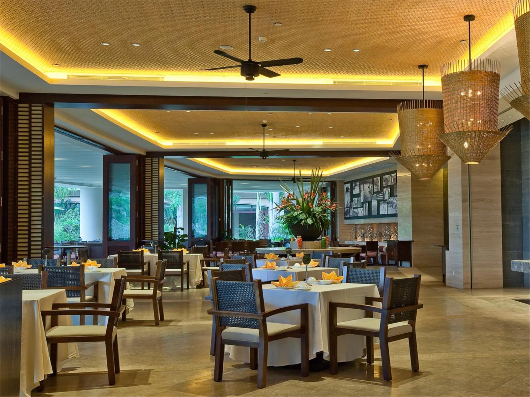 Restaurant/places to eat in Howard Johnson Resort Sanya Bay
