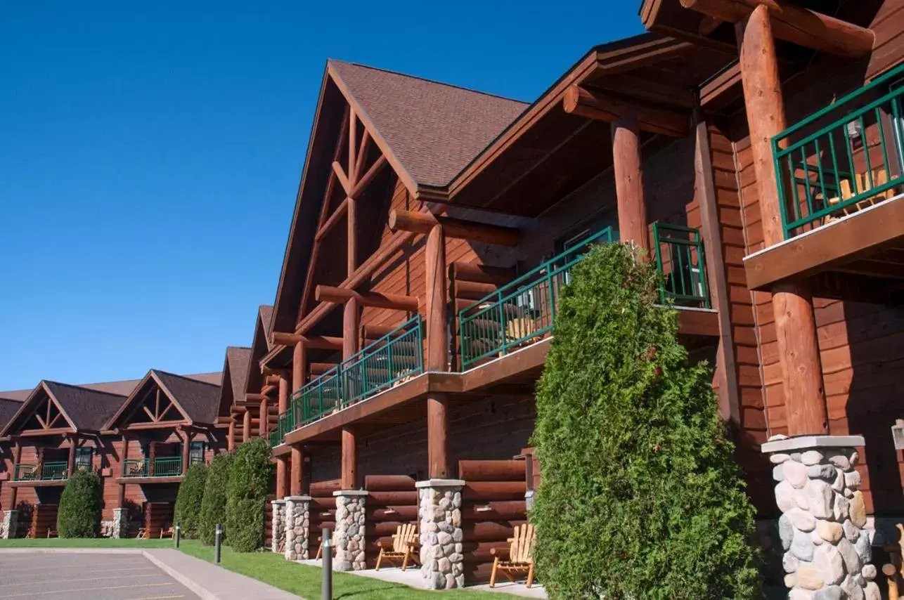 Facade/entrance, Property Building in The Waters of Minocqua