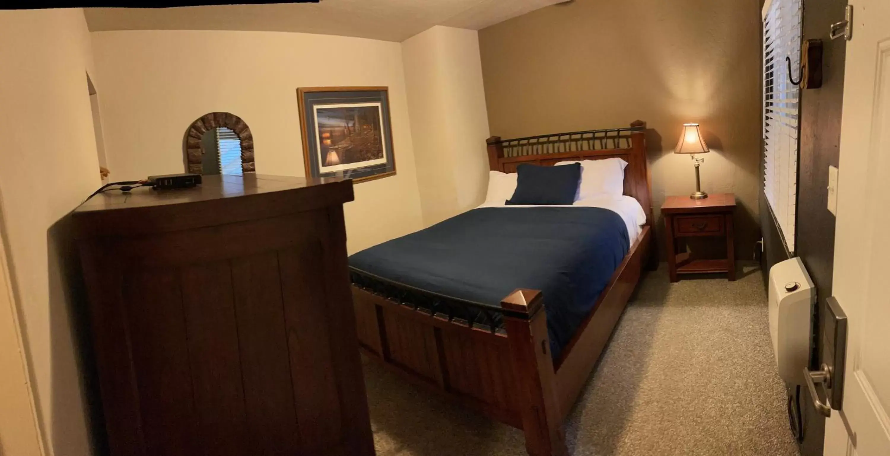 Bed in Sierra Woods Lodge
