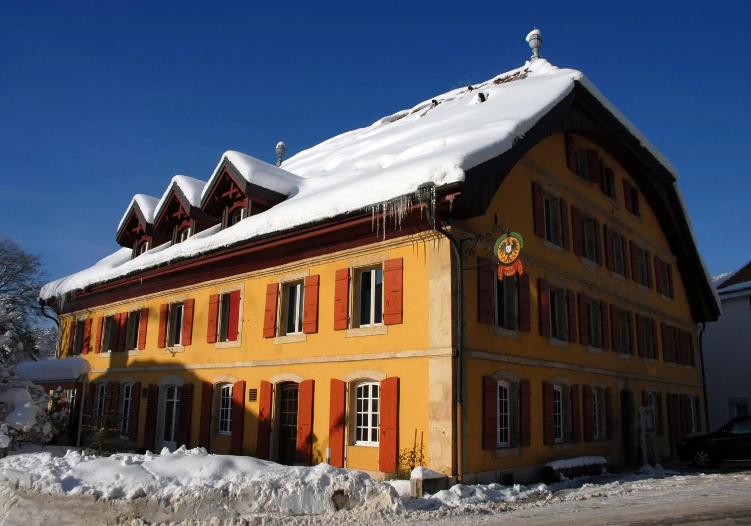 Property building, Winter in Hôtel de l'Aigle