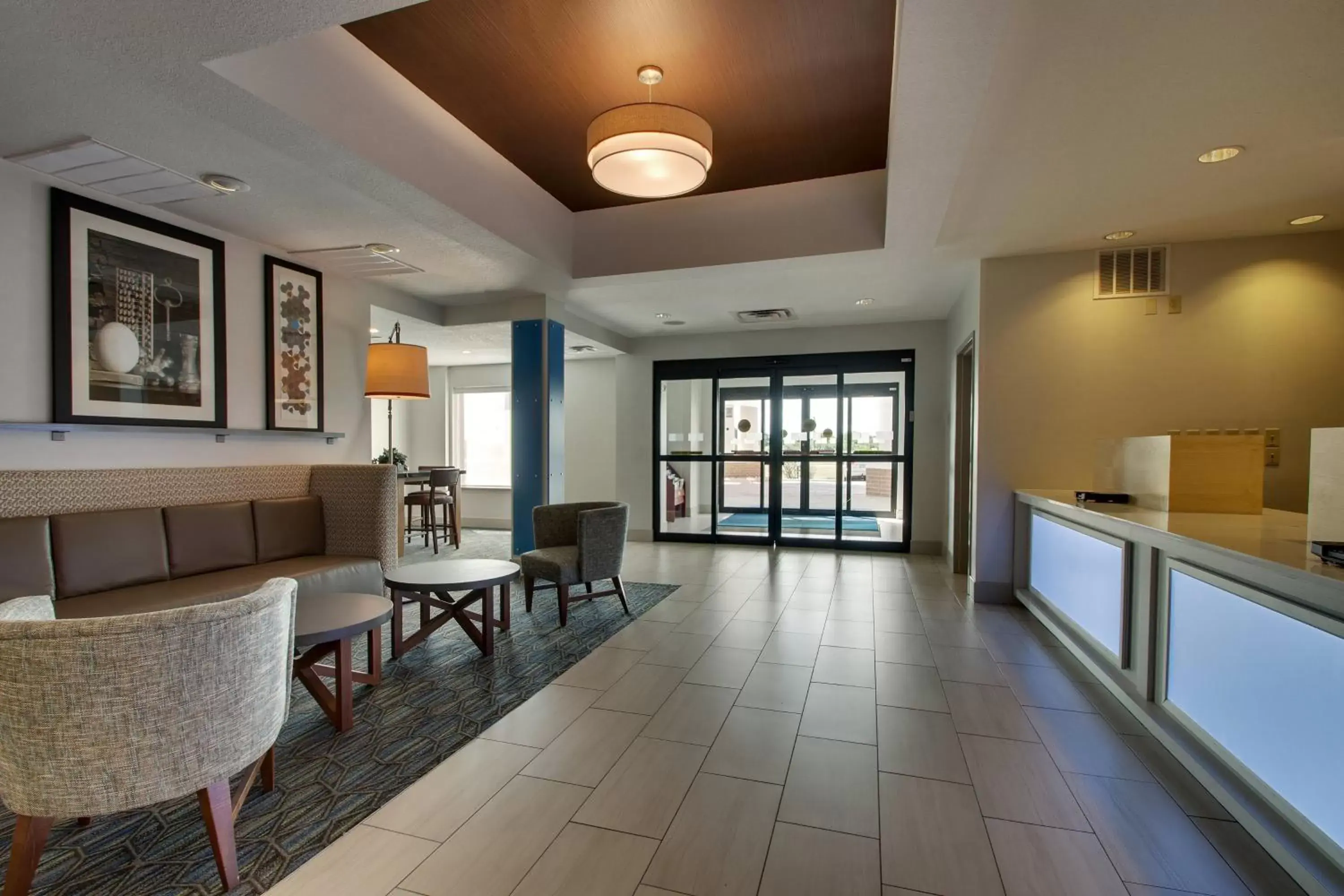 Property building, Lobby/Reception in Holiday Inn Express Hotel & Suites Morris, an IHG Hotel