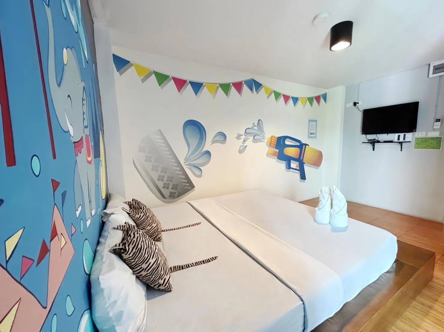 Bed in Hide Bangkok Hostel