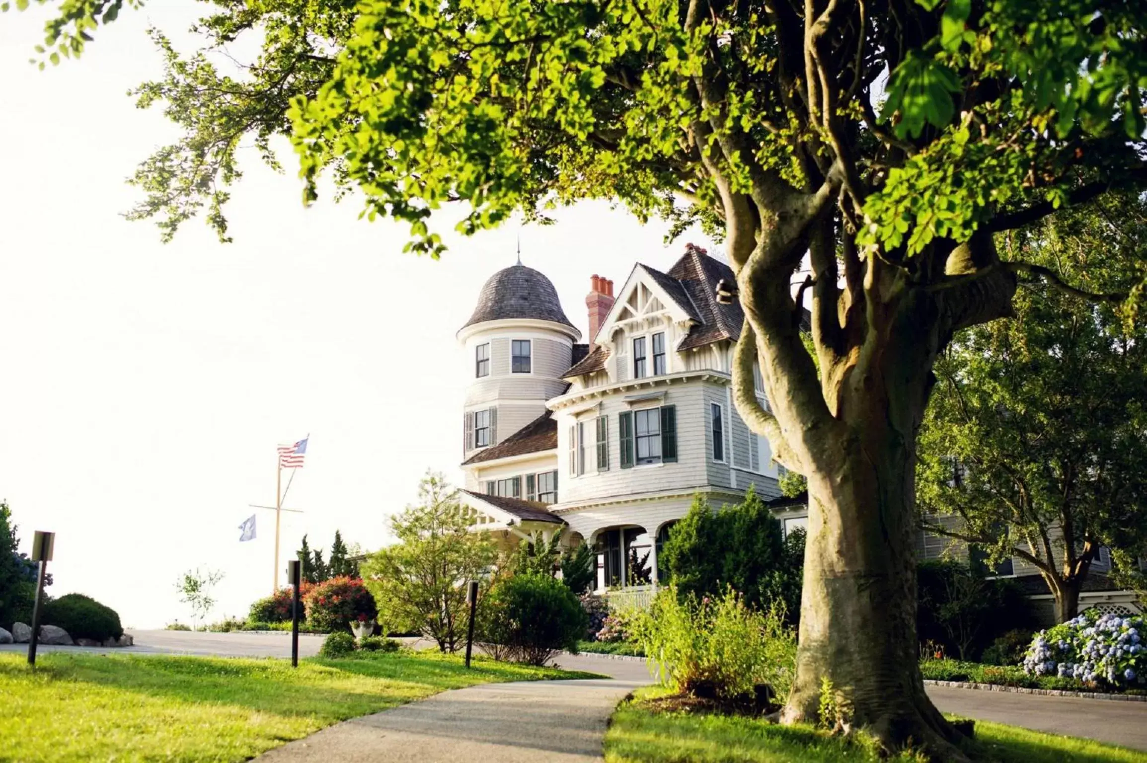 Property Building in Castle Hill Inn