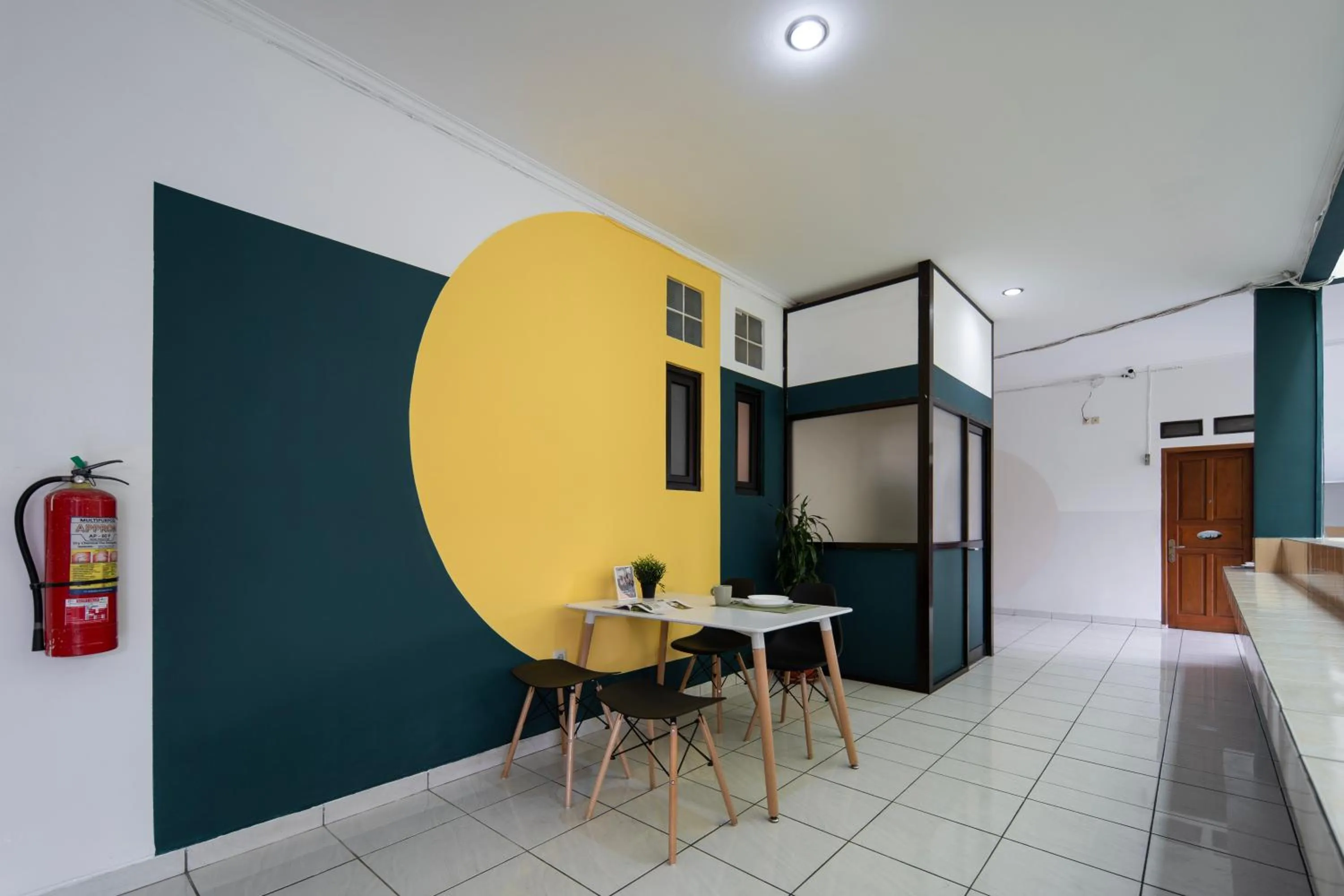 Seating area in Cove Horizone