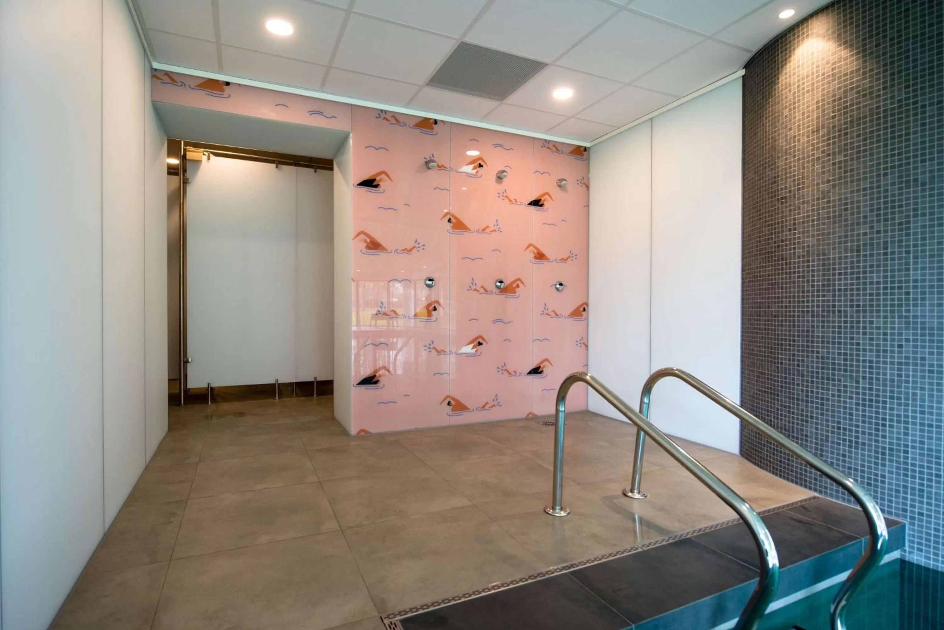 Pool view in Flonk Hotel Groningen Zuid, BW Signature Collection