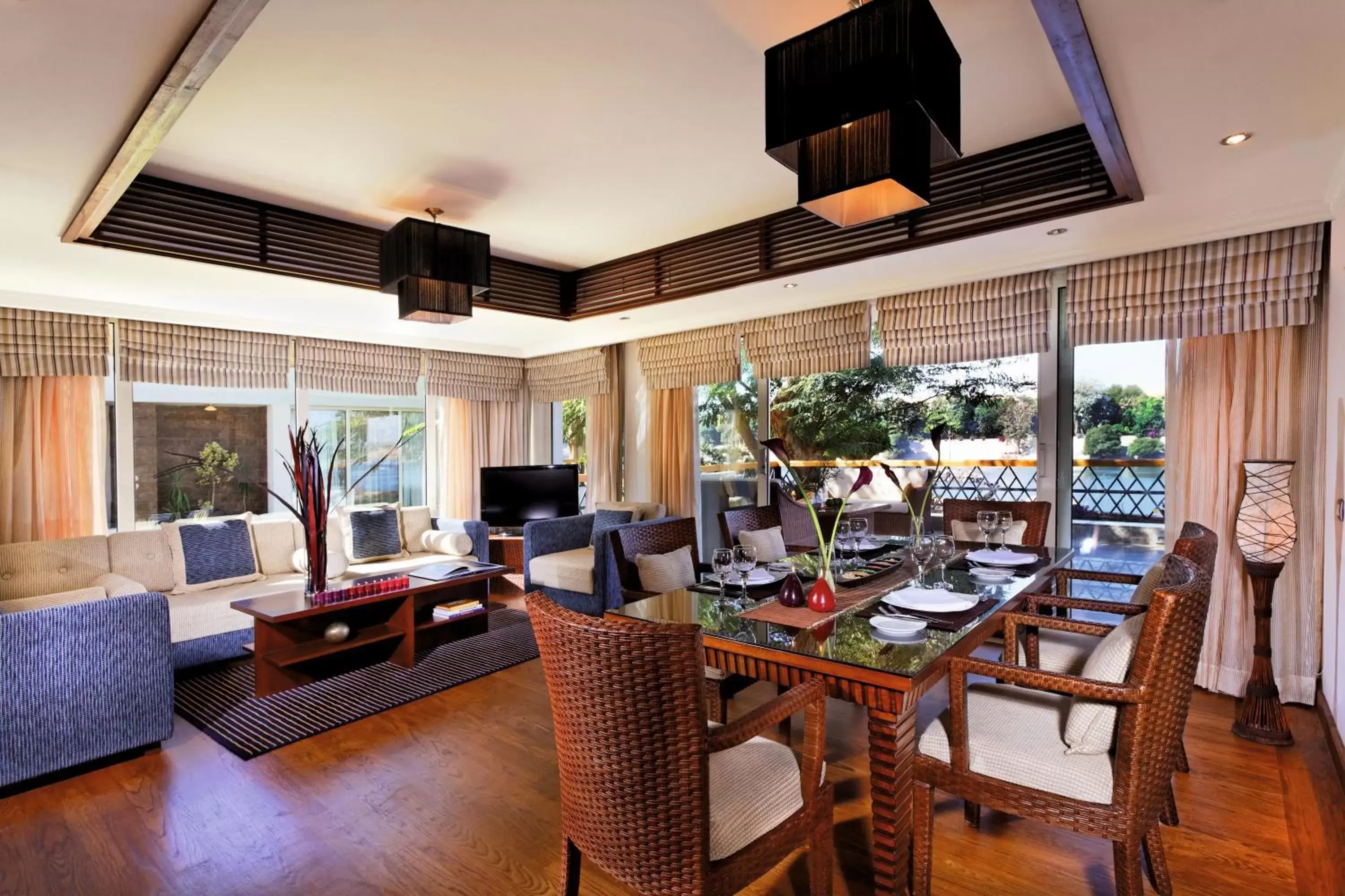 Living room, Restaurant/Places to Eat in Mövenpick Resort Aswan