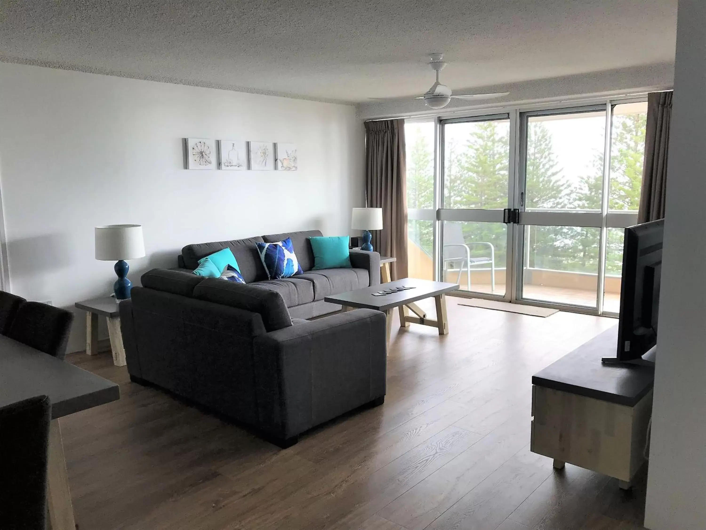 Living room, Seating Area in Solnamara Beachfront Apartments