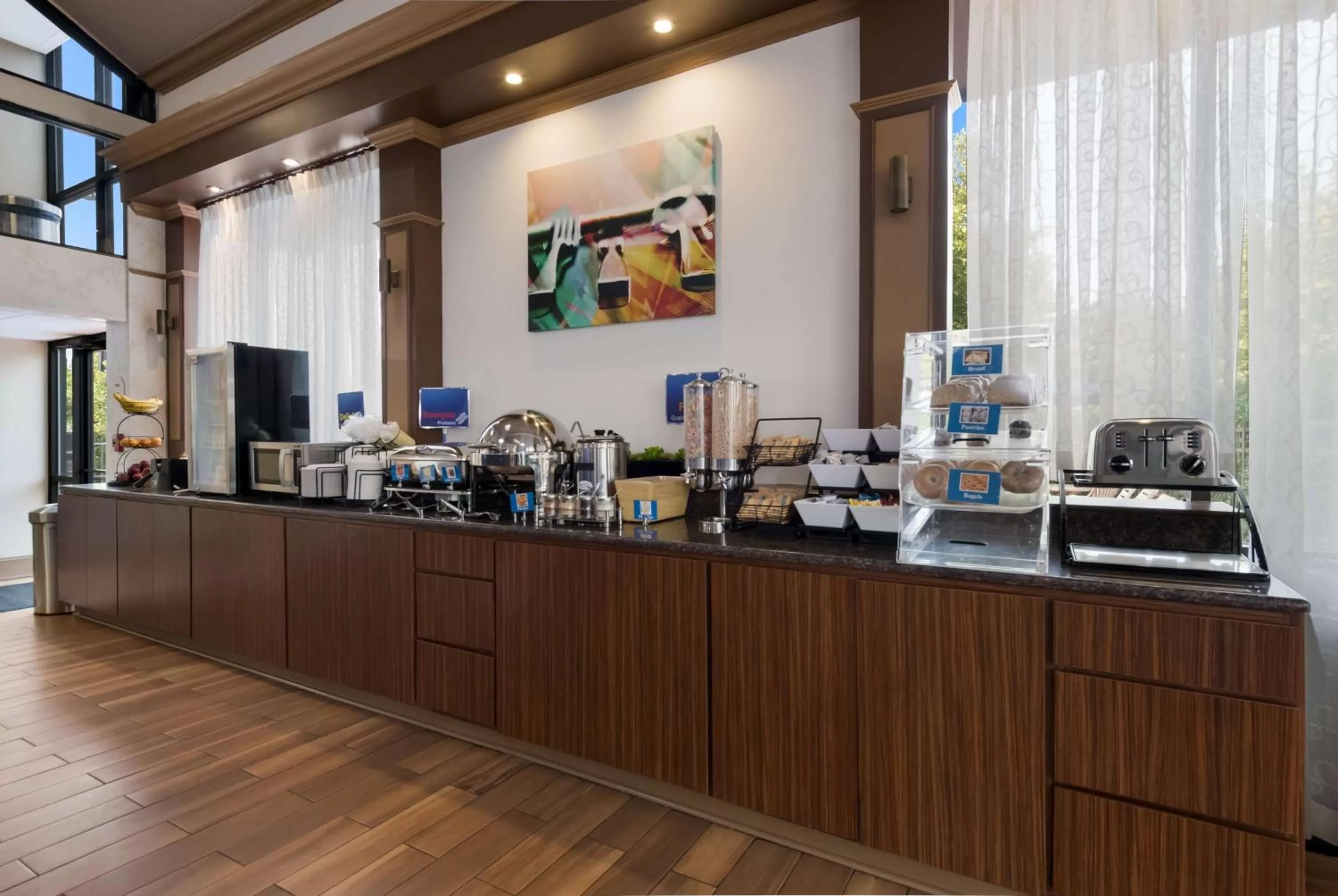 Breakfast in Best Western Hampton Coliseum Inn