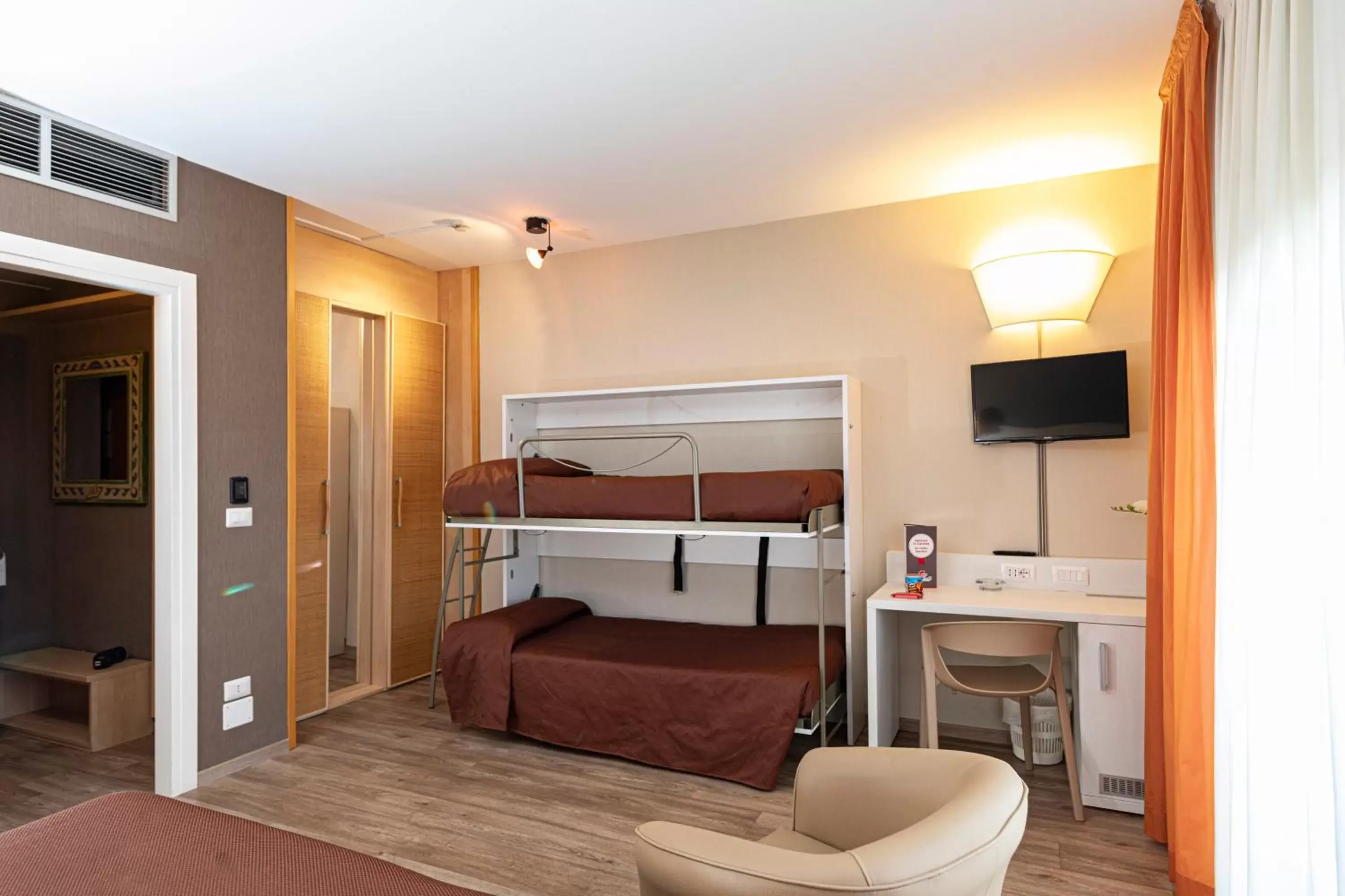 Bedroom, Bunk Bed in Hotel Donatello Imola
