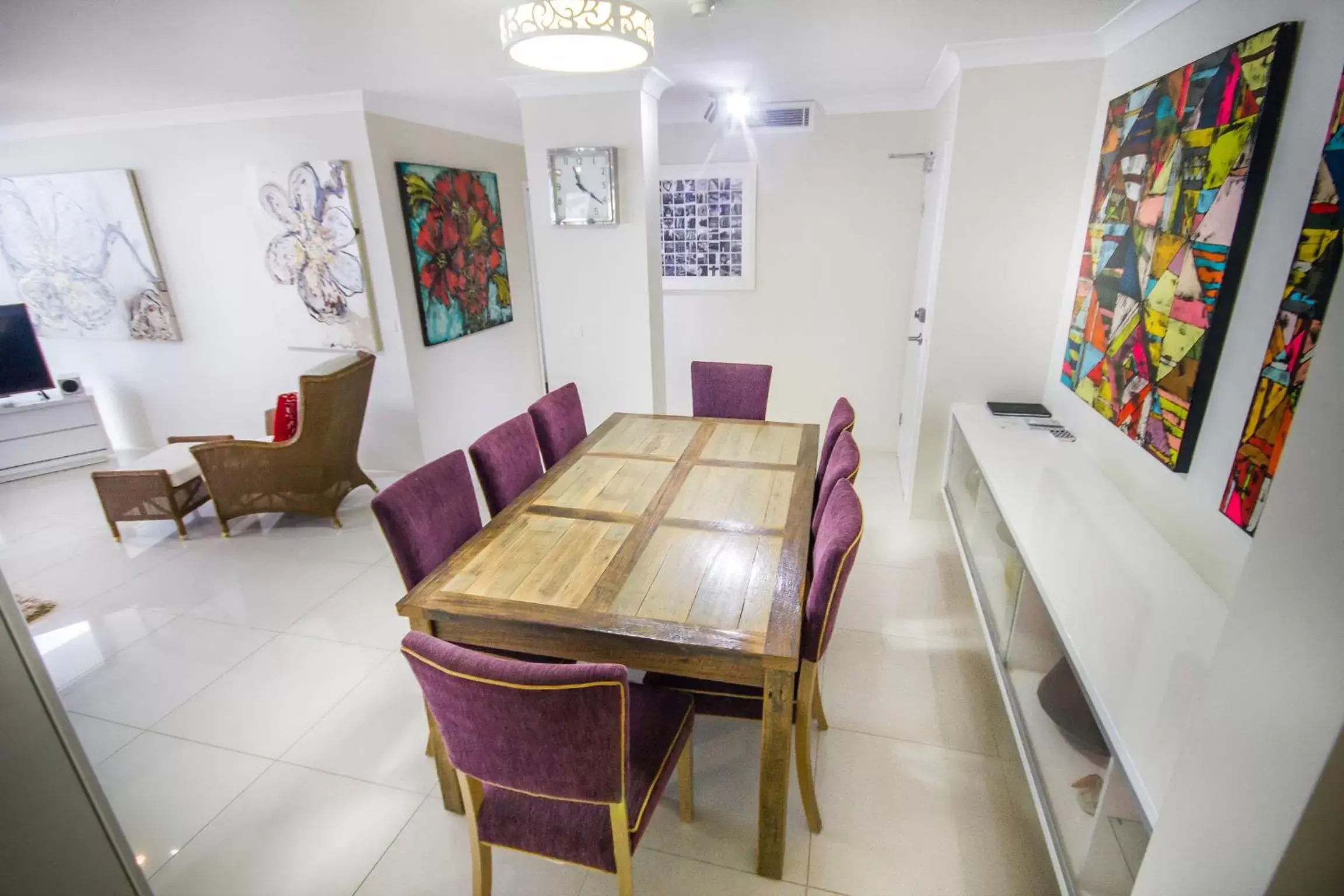 Photo of the whole room, Dining Area in Albatross North Apartments