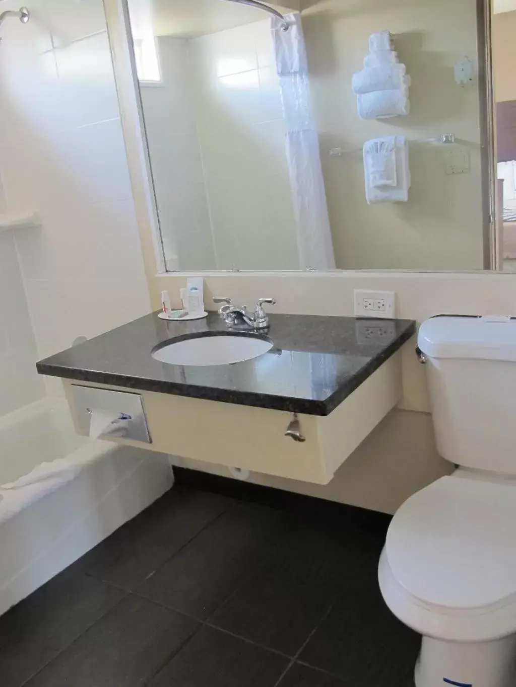 Bathroom in Travelodge by Wyndham Aberdeen