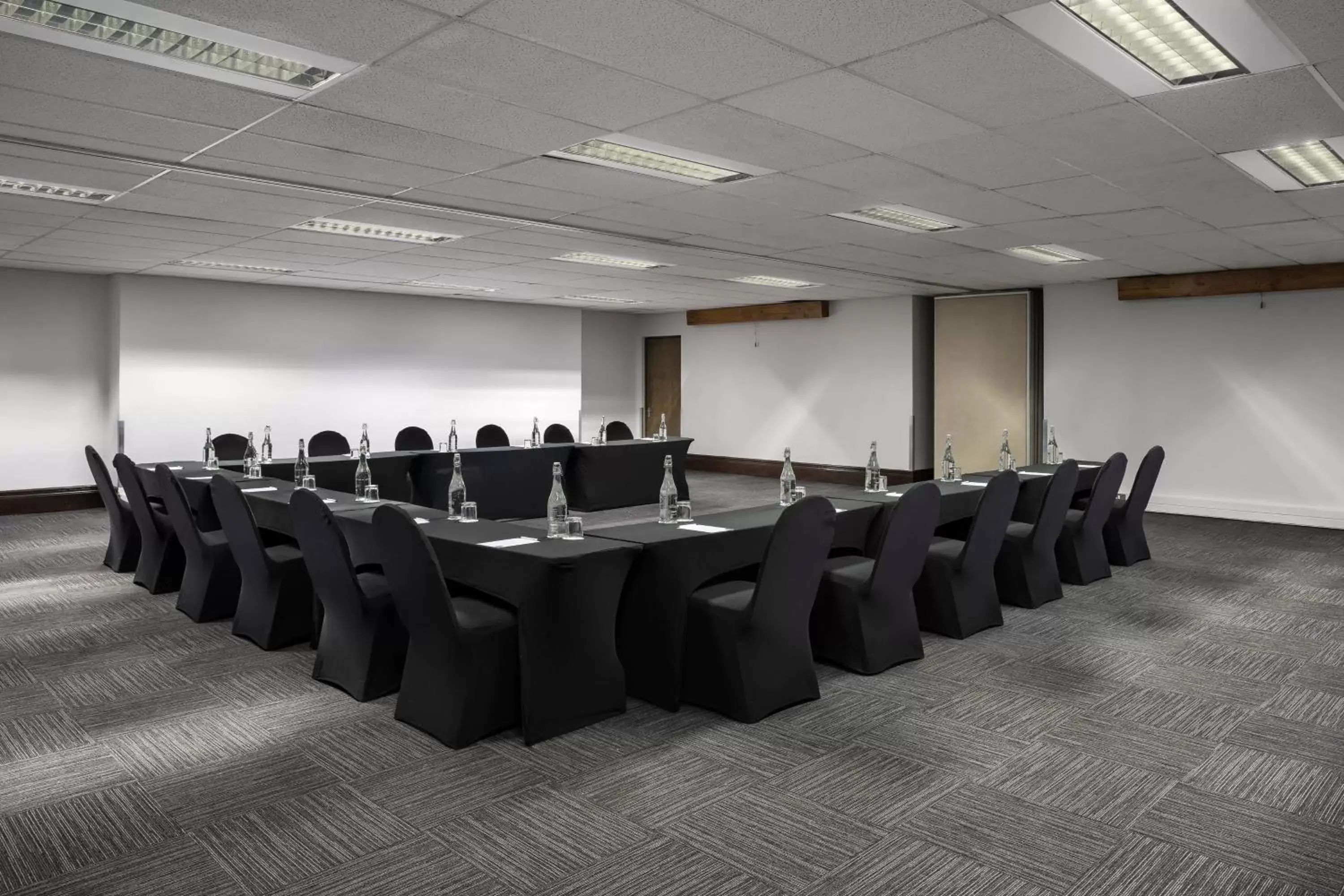 Meeting/conference room in Protea Hotel by Marriott Johannesburg Wanderers