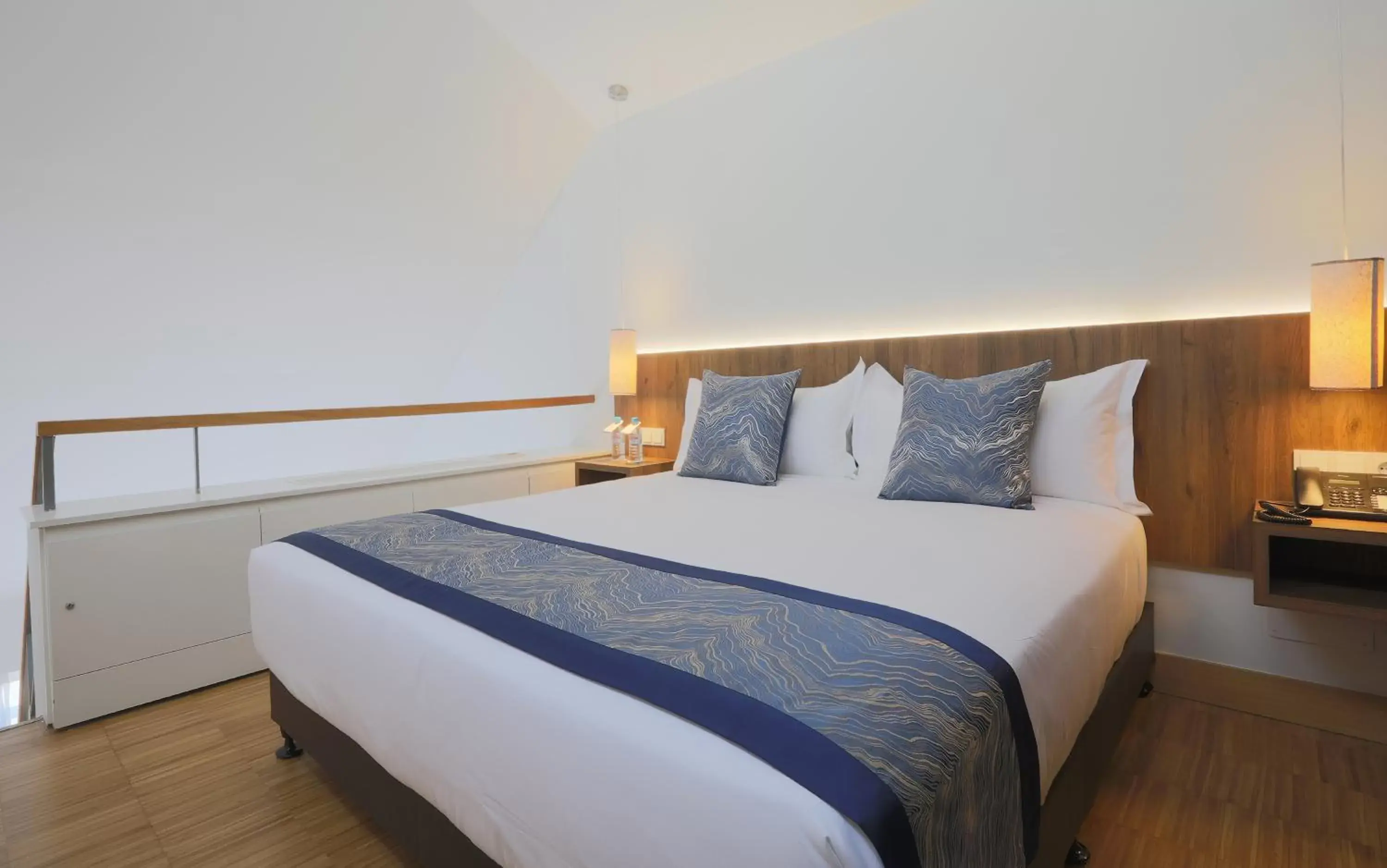 Bedroom, Bed in Hotel Villa Odon
