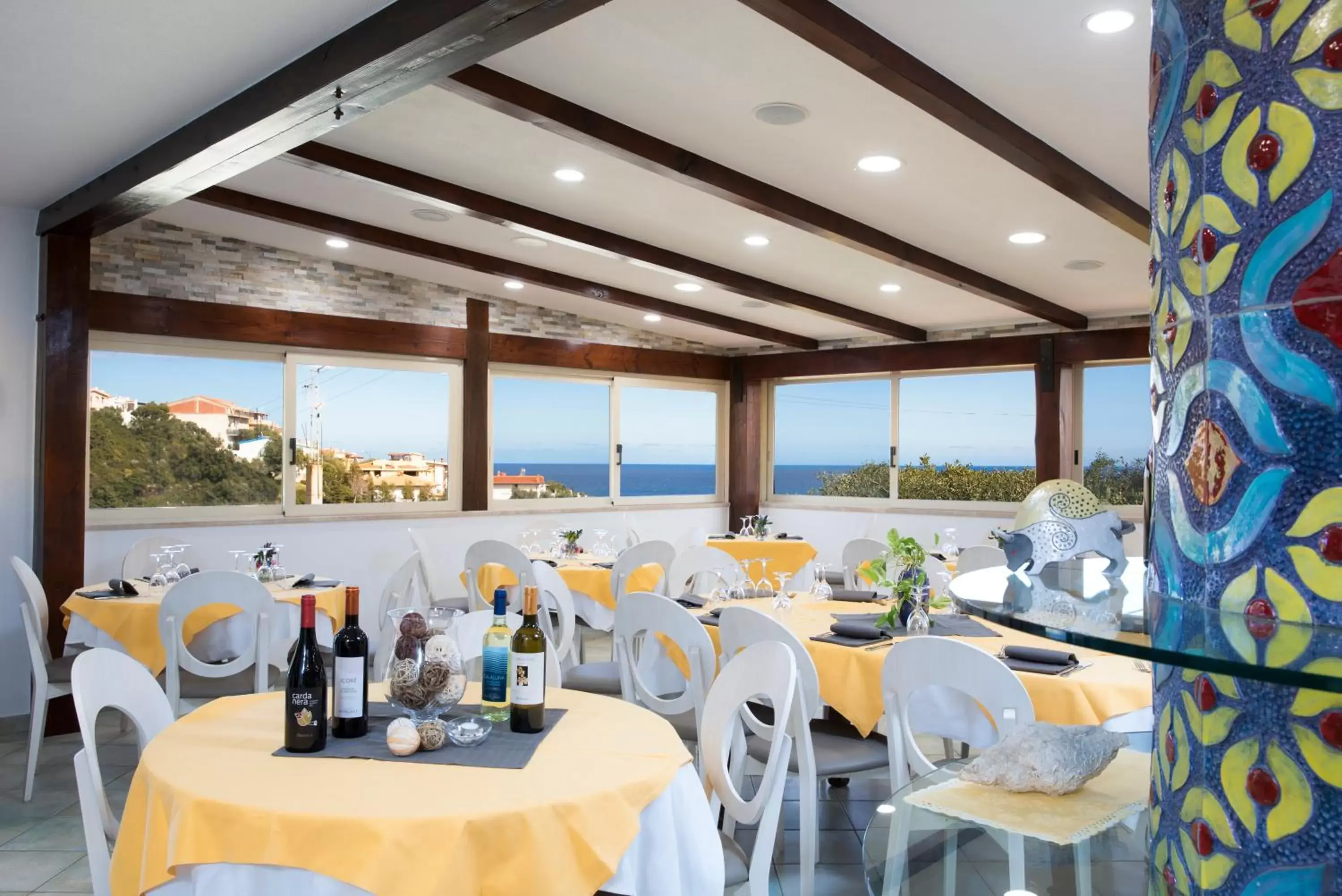 Restaurant/Places to Eat in Hotel La Playa