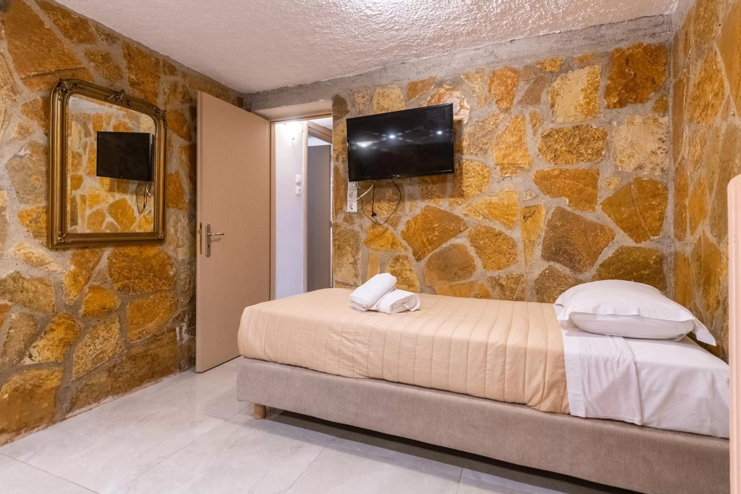 Bed in Apartments Tina FREE transfer from-to the airport