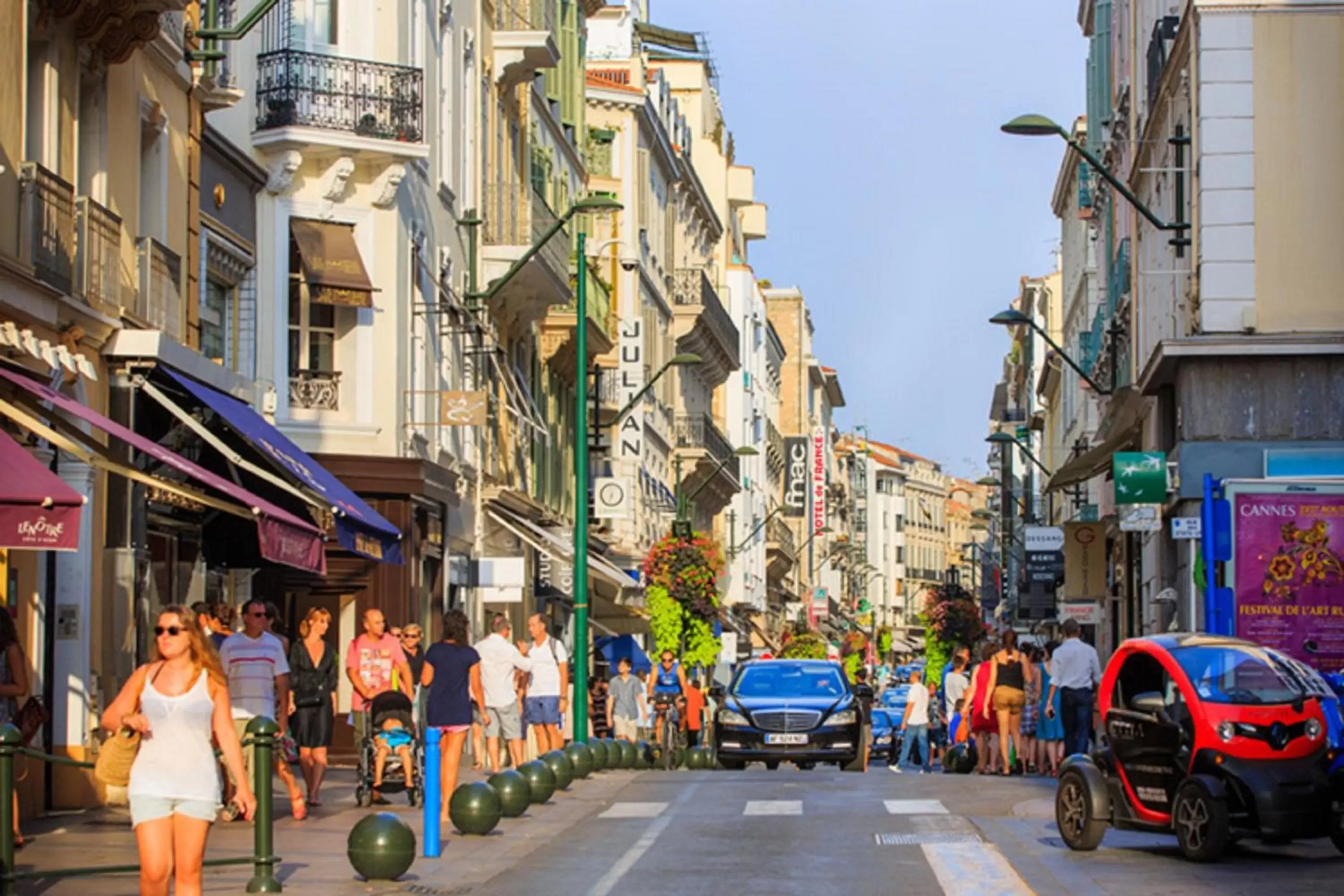 Area and facilities, Neighborhood in Novotel Suites Cannes Centre