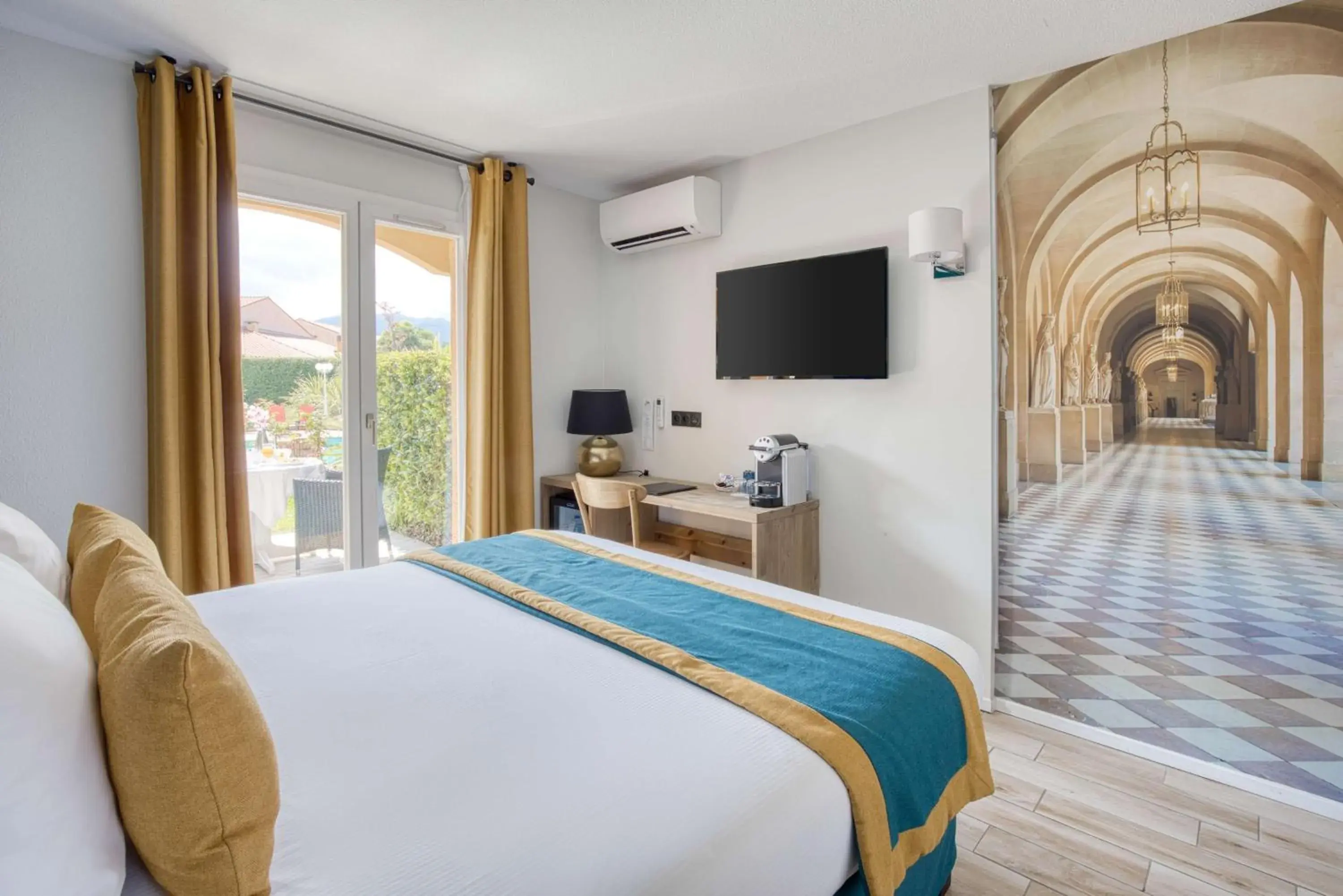 View (from property/room), Bed in Best Western Le Vauban View (from property/room), Bed in Best Western Le Vauban