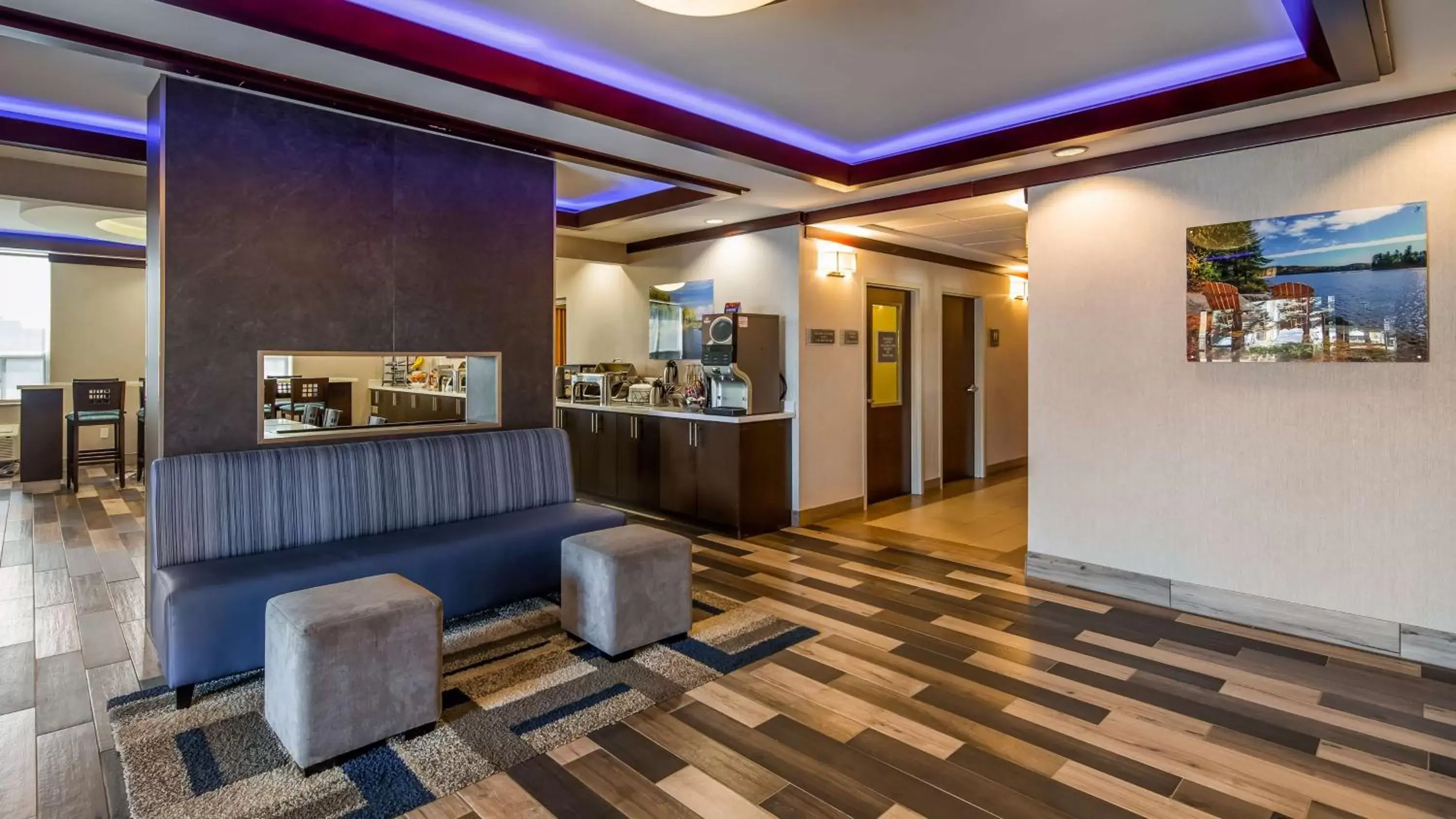 Lobby or reception in Best Western Plus Barrie Lobby or reception in Best Western Plus Barrie