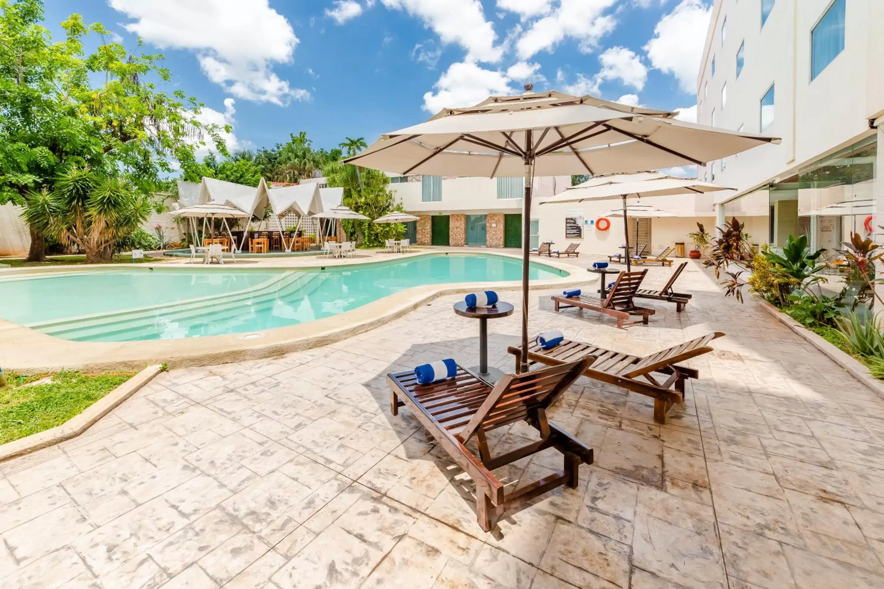 Swimming Pool in Hotel Maria del Carmen