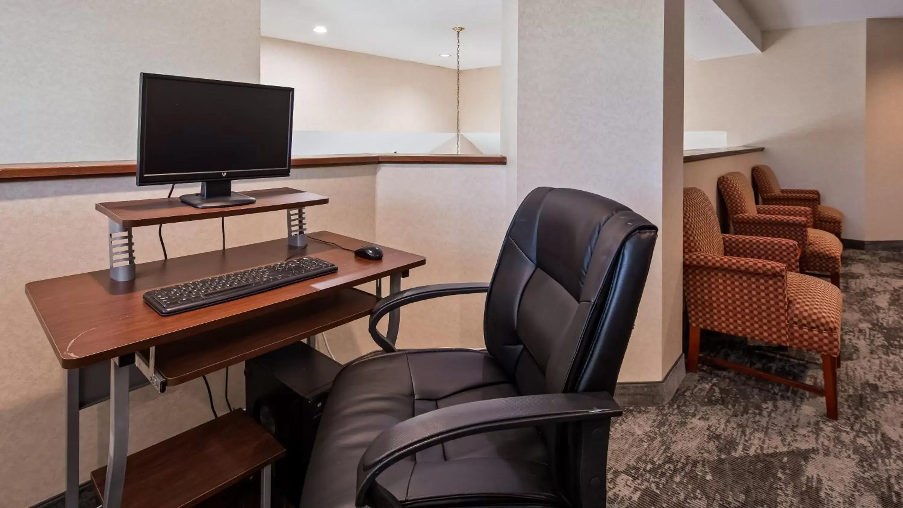 Business facilities, TV/Entertainment Center in Charlevoix Inn & Suites SureStay Collection by Best Western