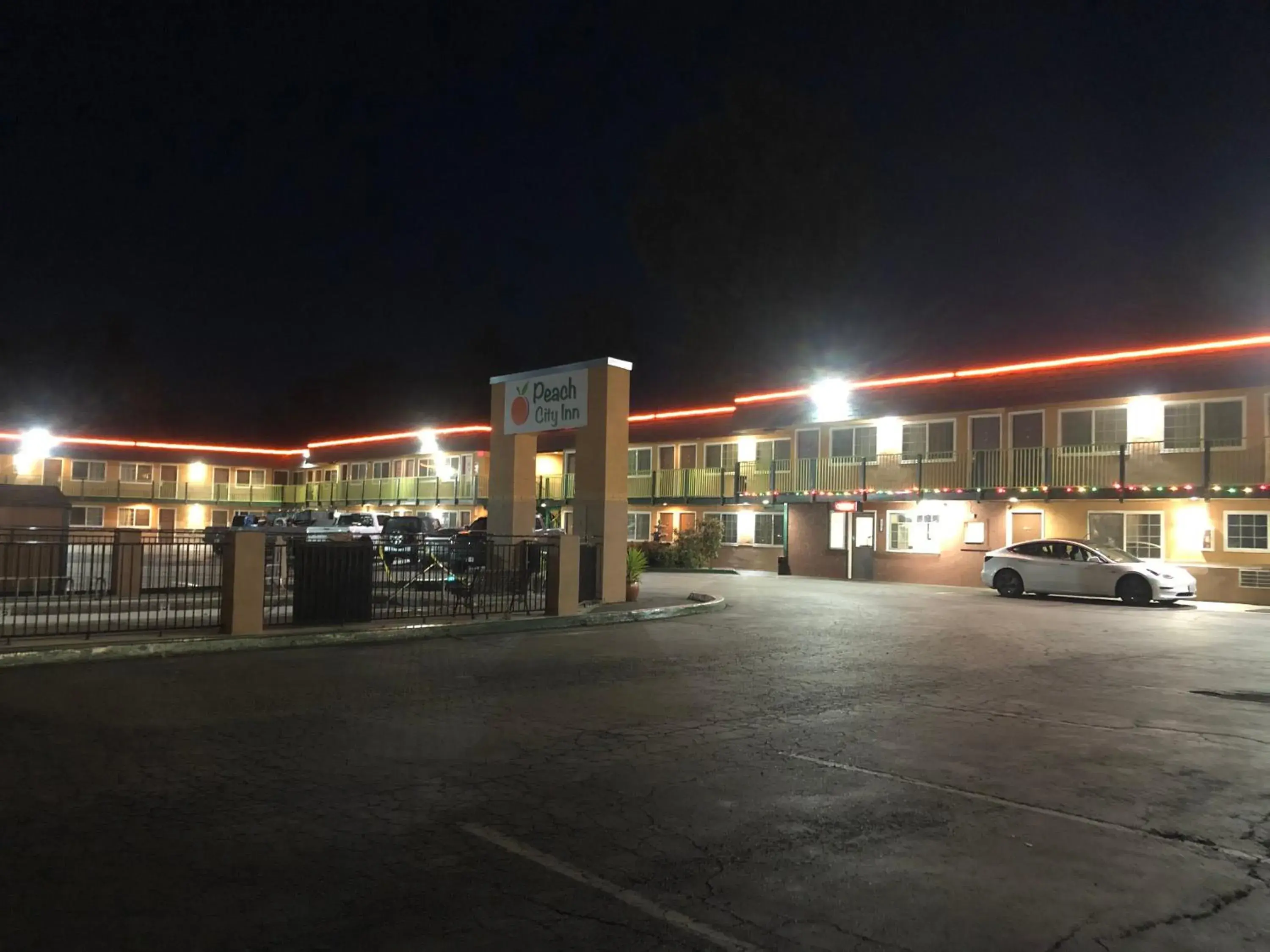 Property Building in Peach City Inn - Marysville/Yuba City