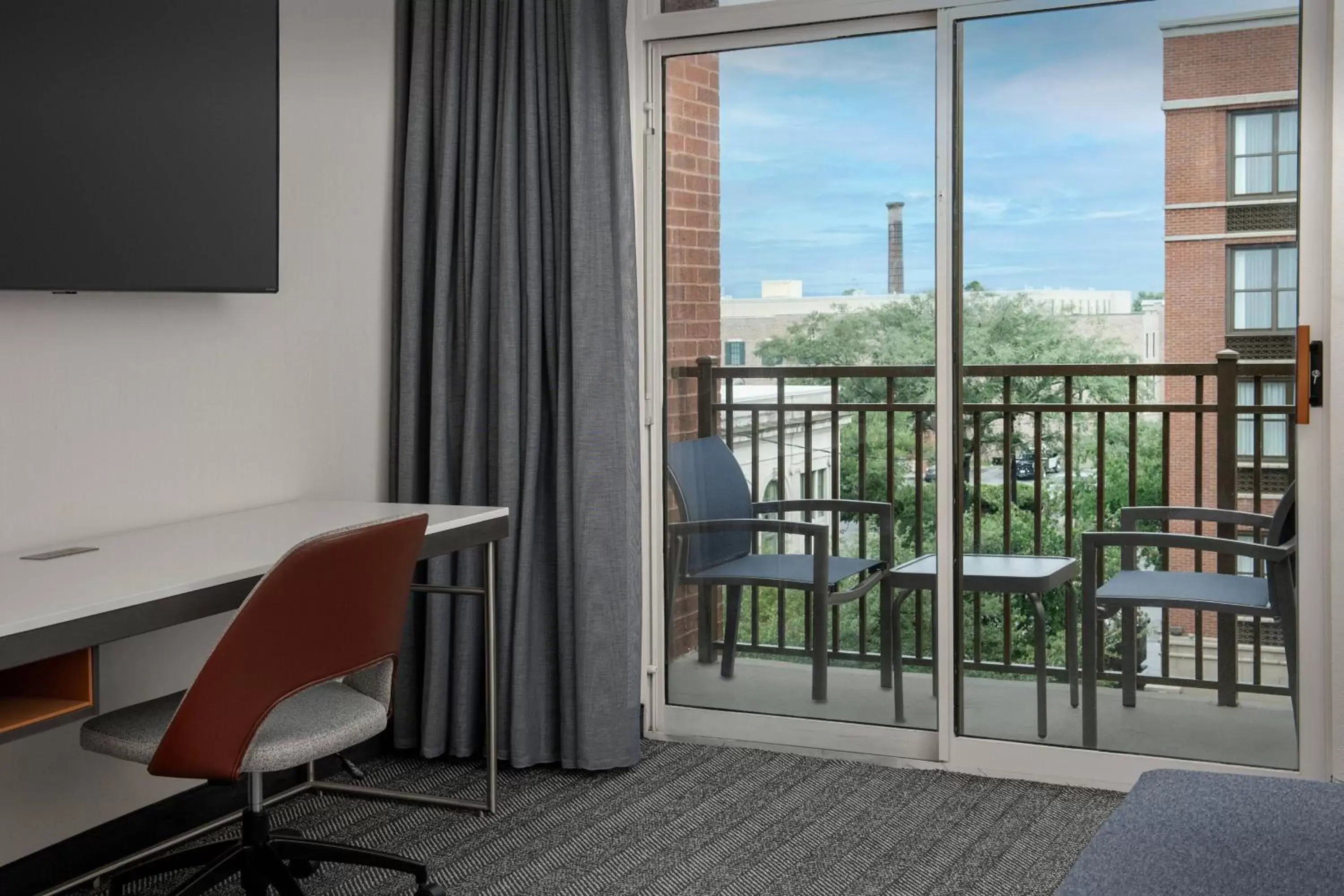 Photo of the whole room in Courtyard by Marriott Savannah Downtown - Historic District