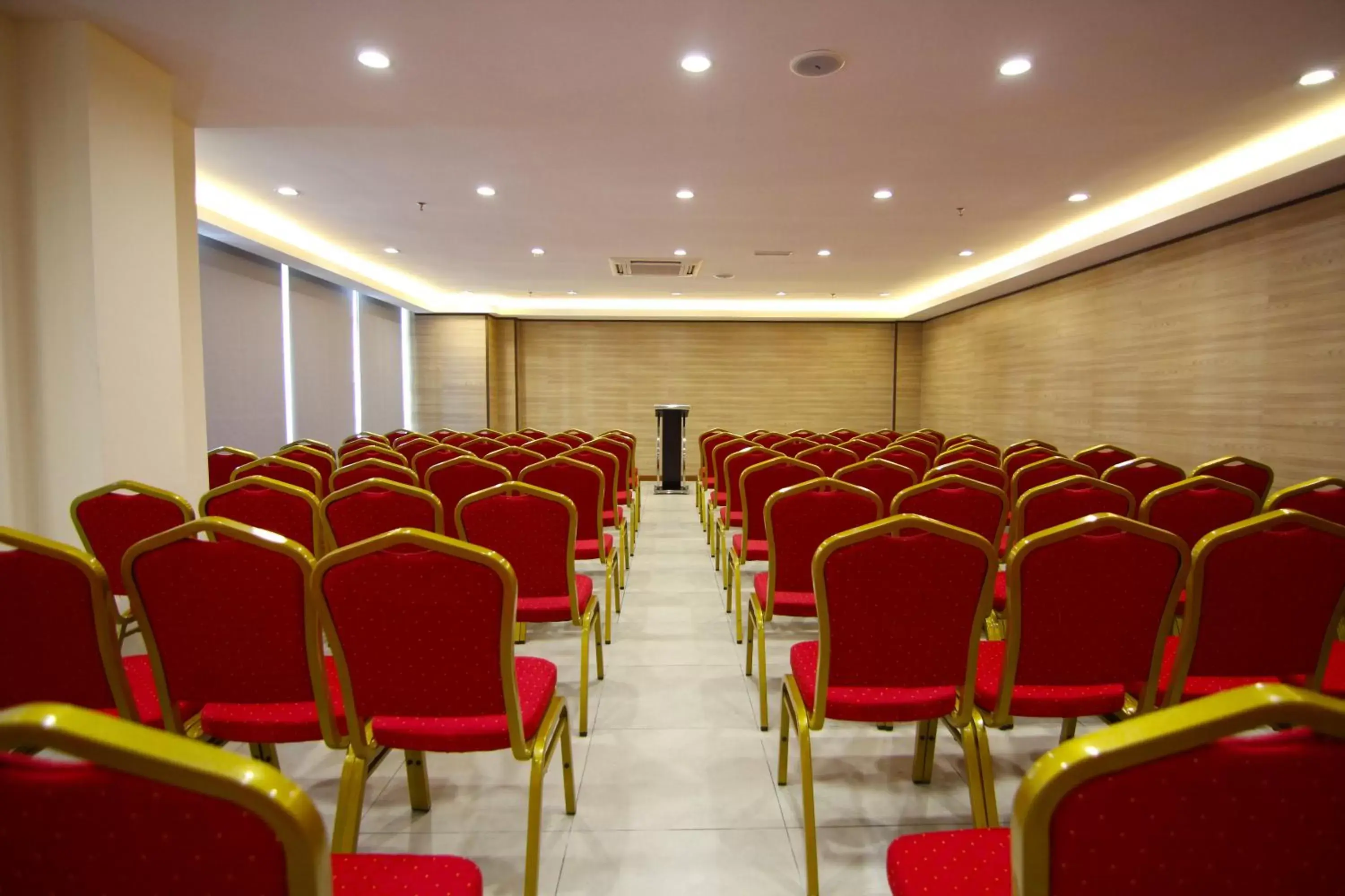 Banquet/Function facilities in Putatan Platinum Hotel