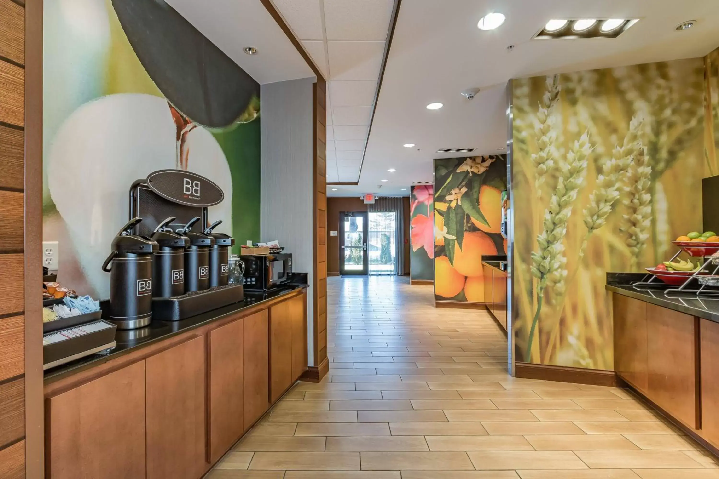 Coffee/tea facilities in Fairfield Inn & Suites by Marriott Elkhart