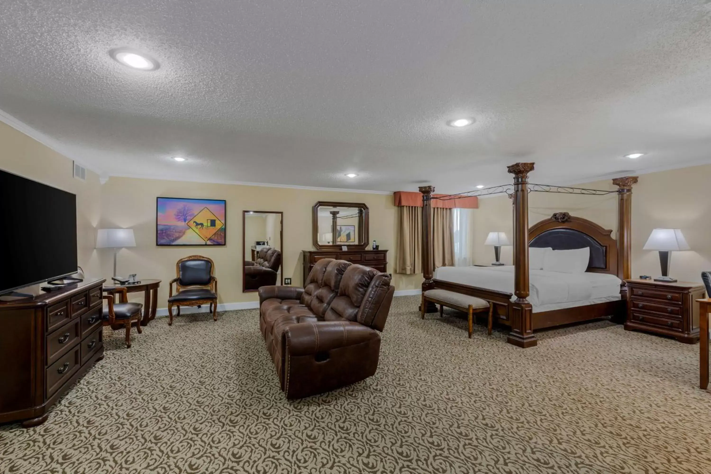 Photo of the whole room, Seating Area in Best Western Plus Wooster Hotel & Conference Center