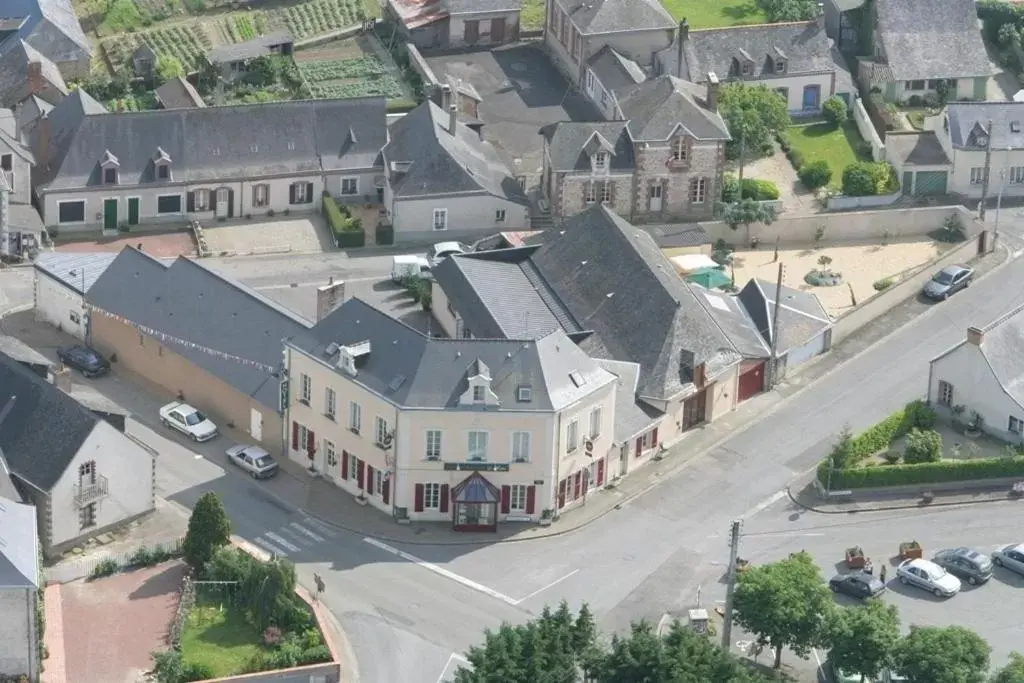 Property building, Bird's-eye View in Le Relais