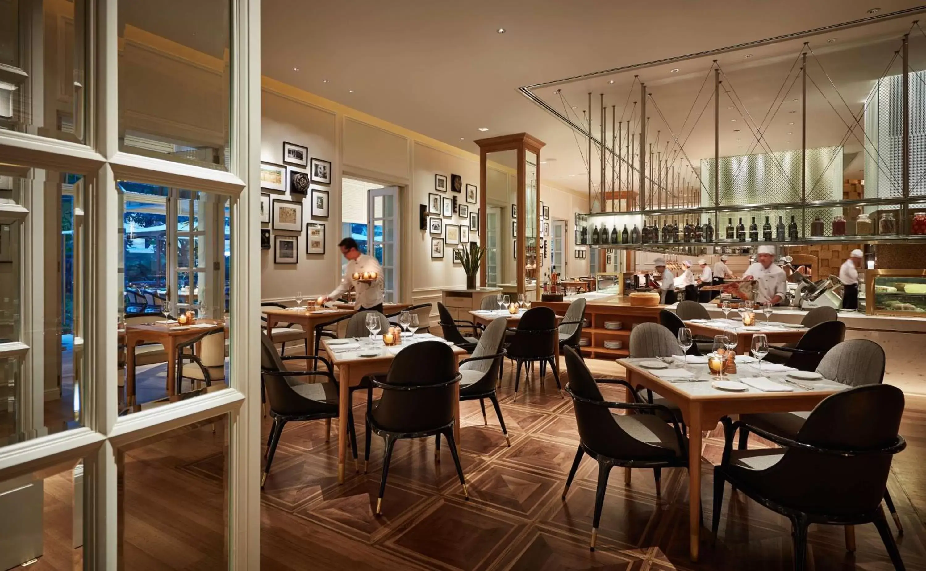 Restaurant/places to eat in Park Hyatt Saigon Restaurant/places to eat in Park Hyatt Saigon