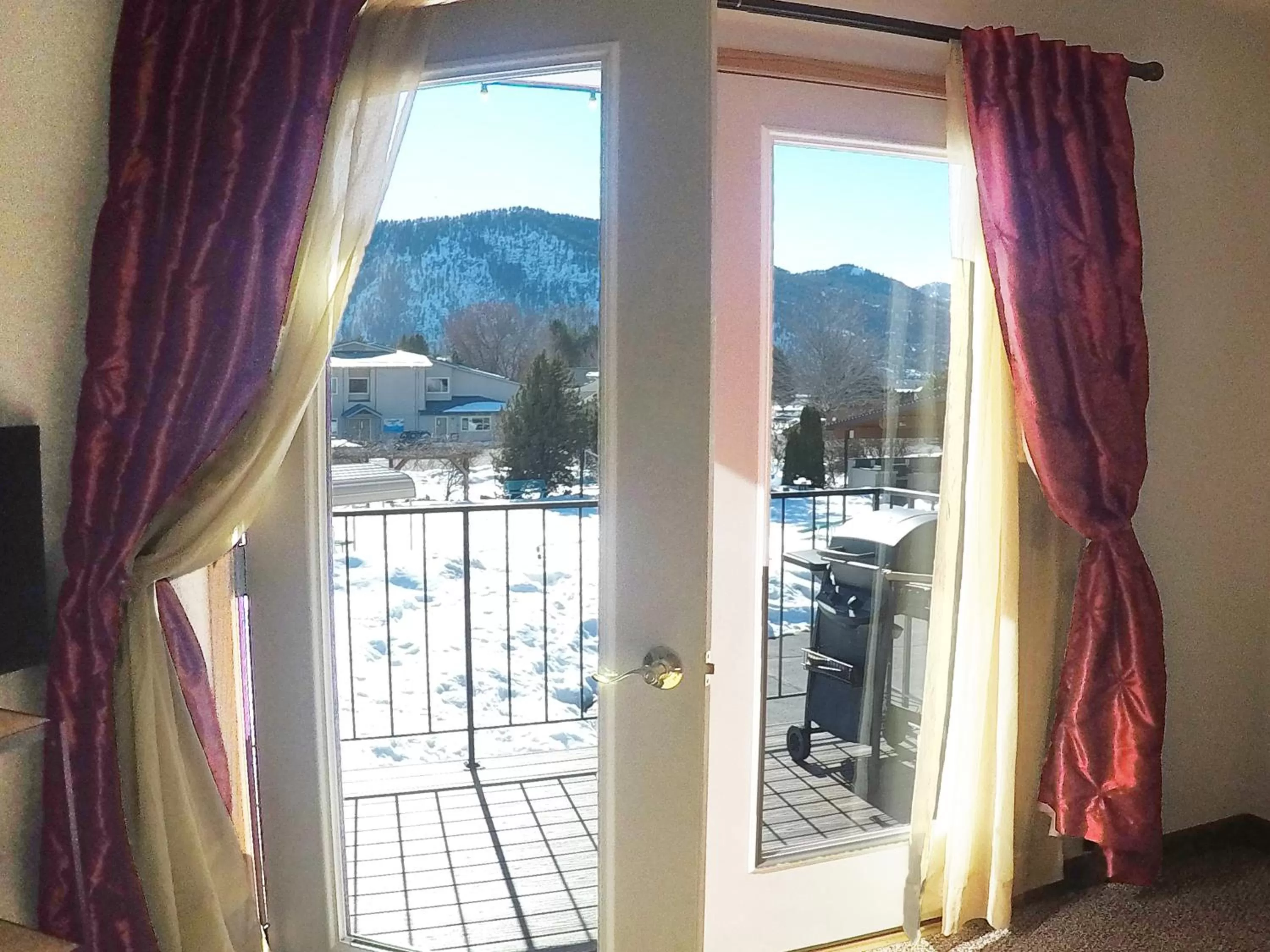 BBQ facilities, Mountain View in Mountain View Lodge