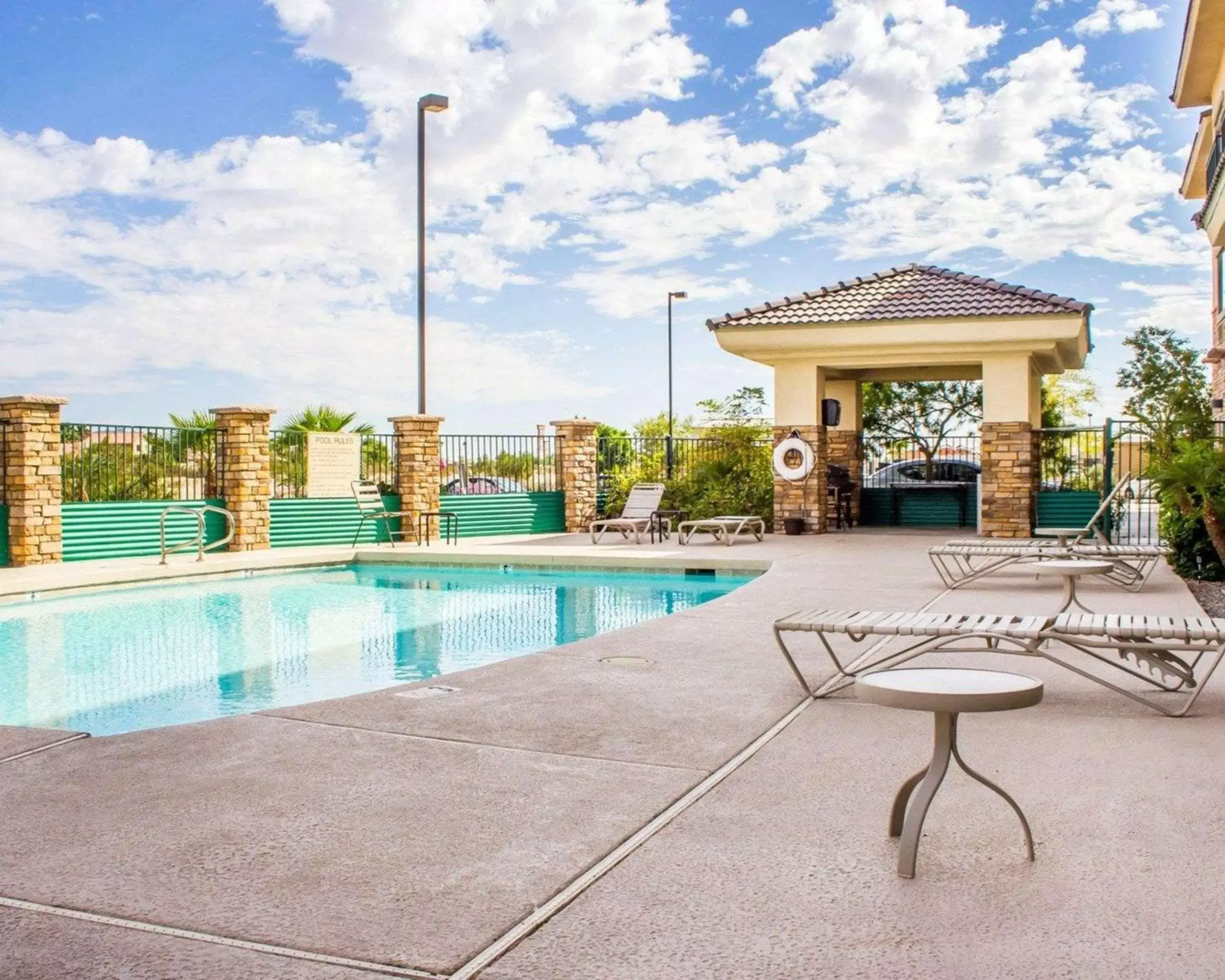 Swimming Pool in Comfort Inn and Suites Yuma I-8