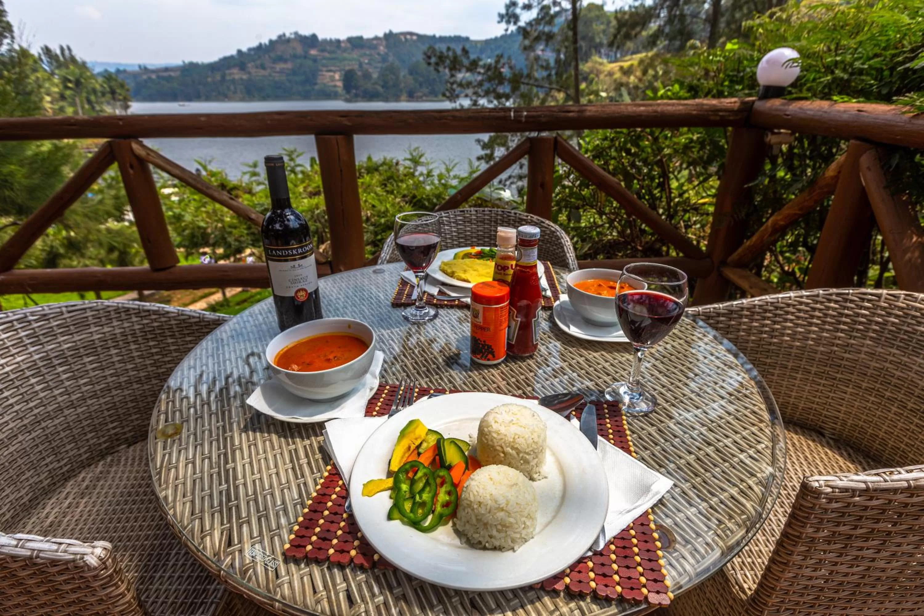 Bunyonyi Overland Resort