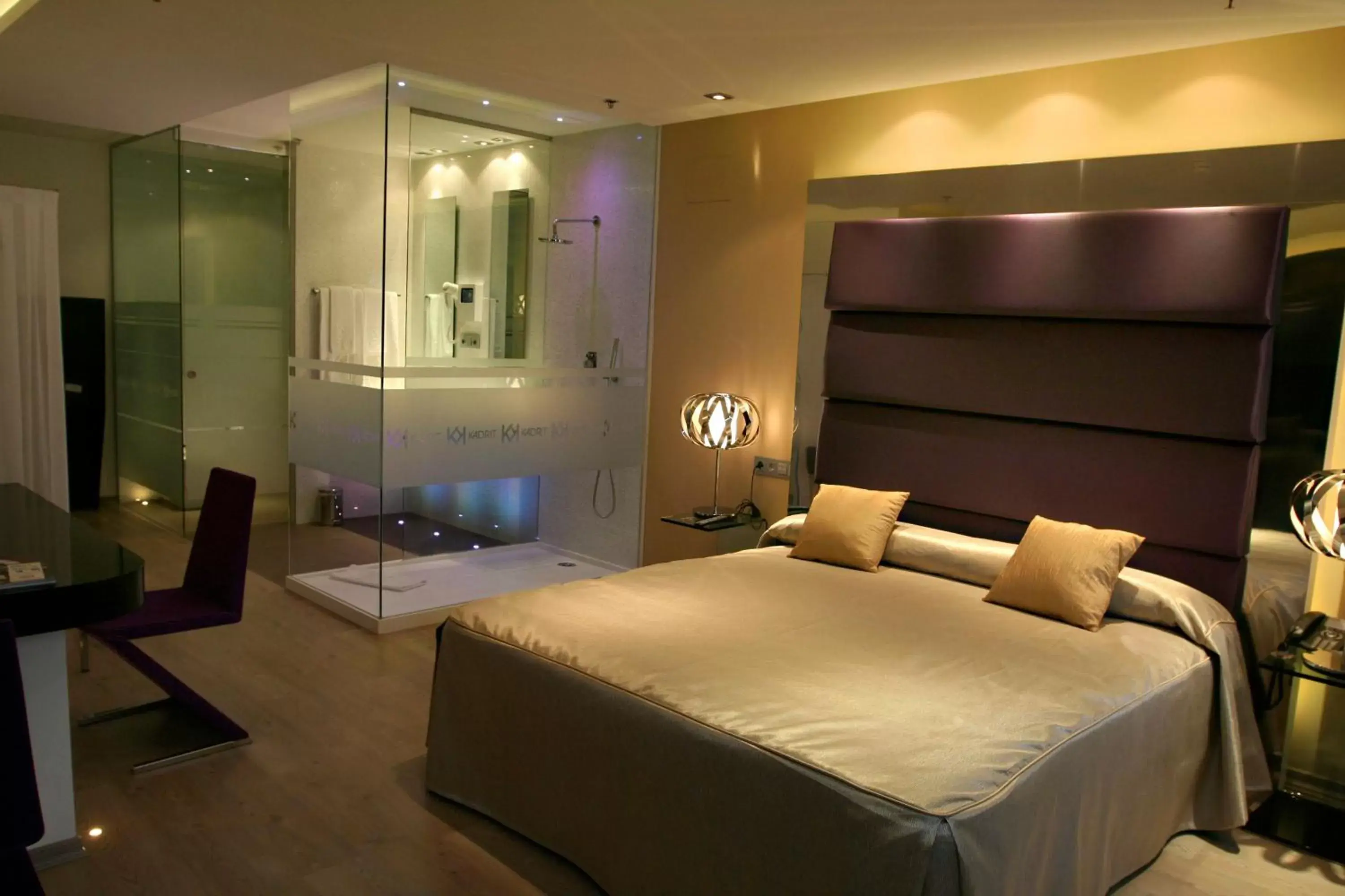 Bed in Kadrit Hotel