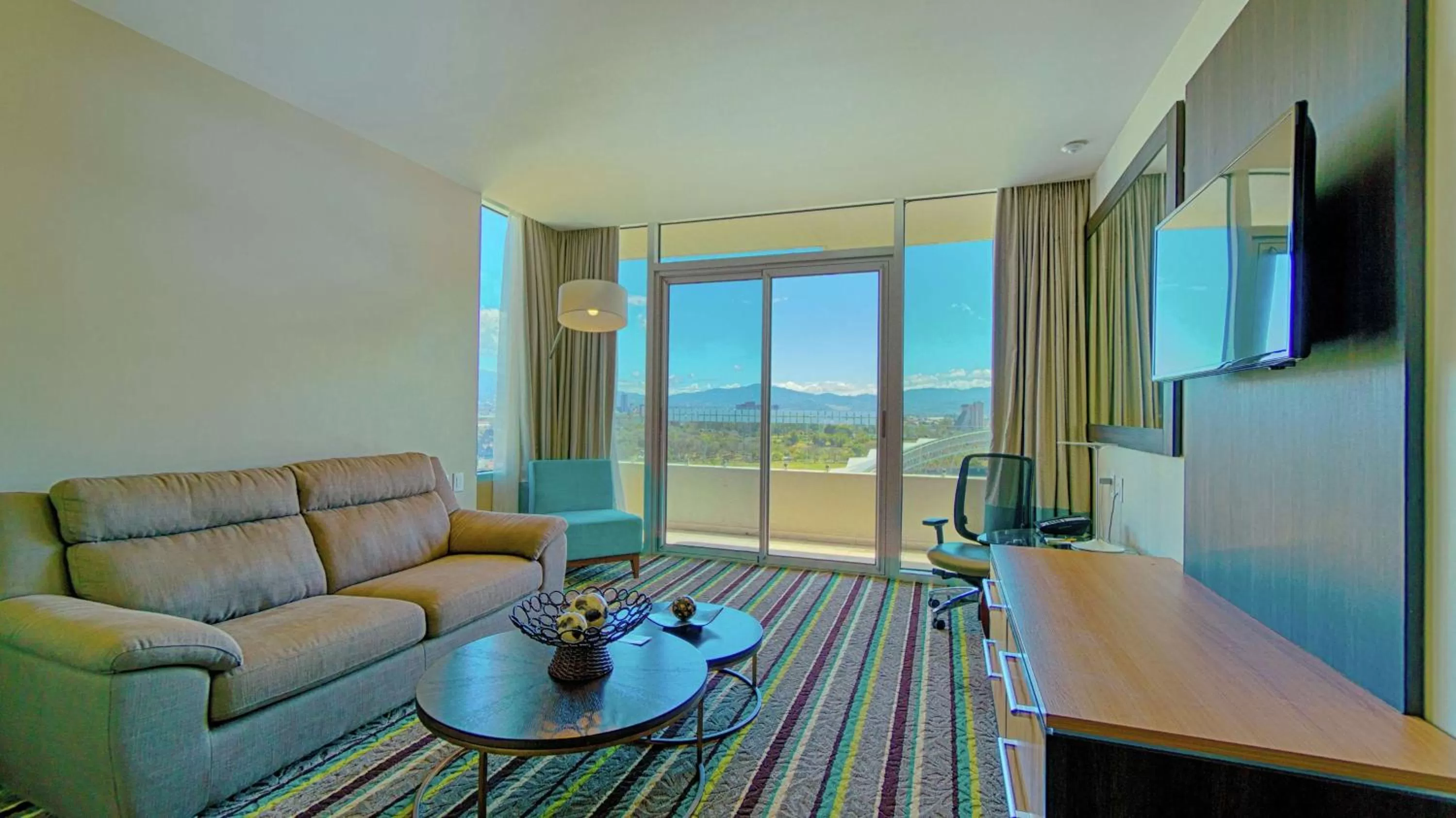 Living room in Hilton Garden Inn San Jose La Sabana, Costa Rica