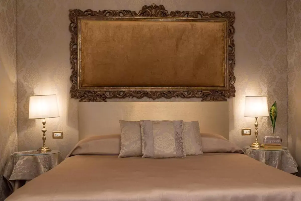 Bedroom in Hotel Metropole Venezia