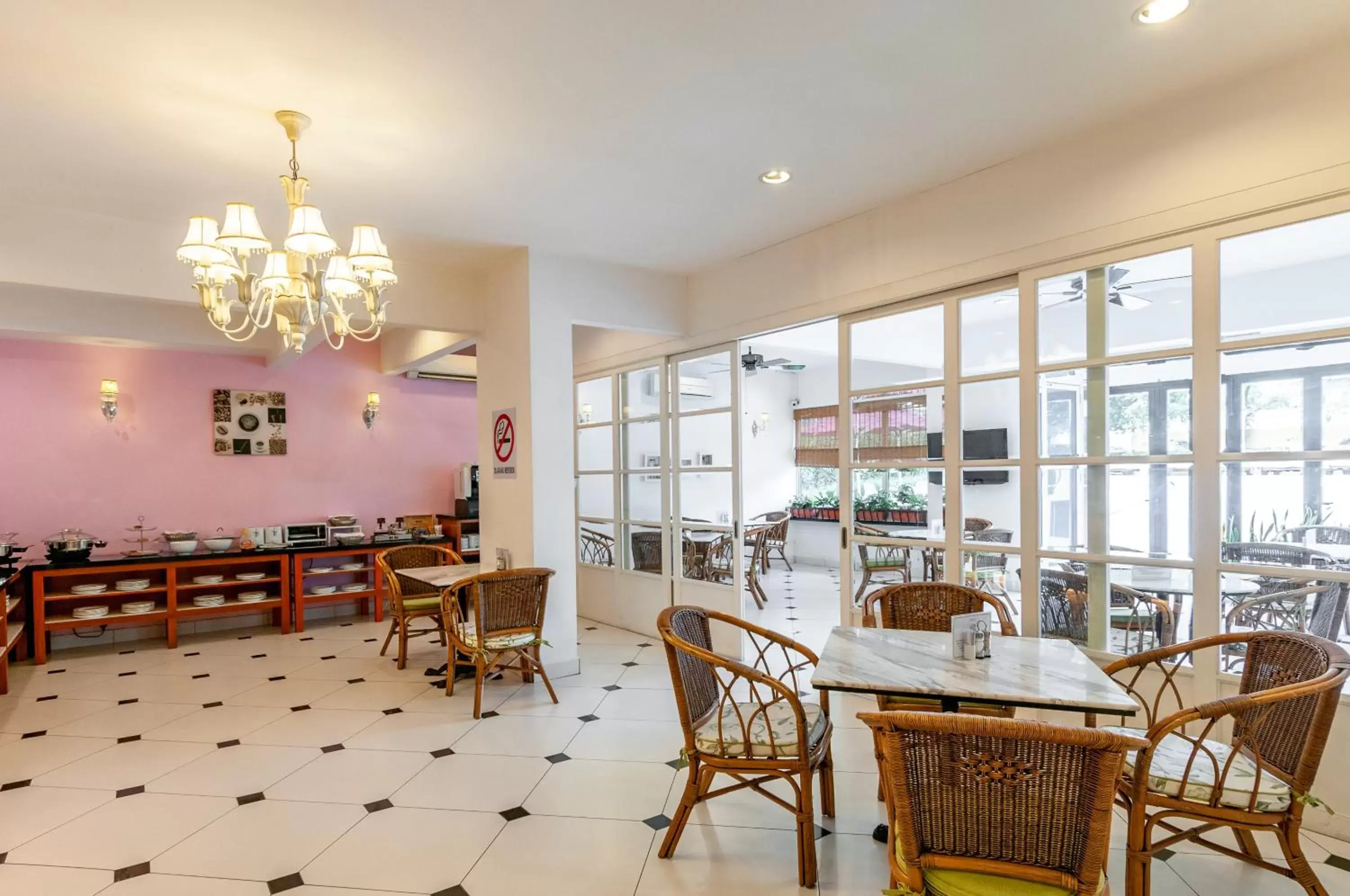 Restaurant/places to eat in Wedgewood Residences Restaurant/places to eat in Wedgewood Residences