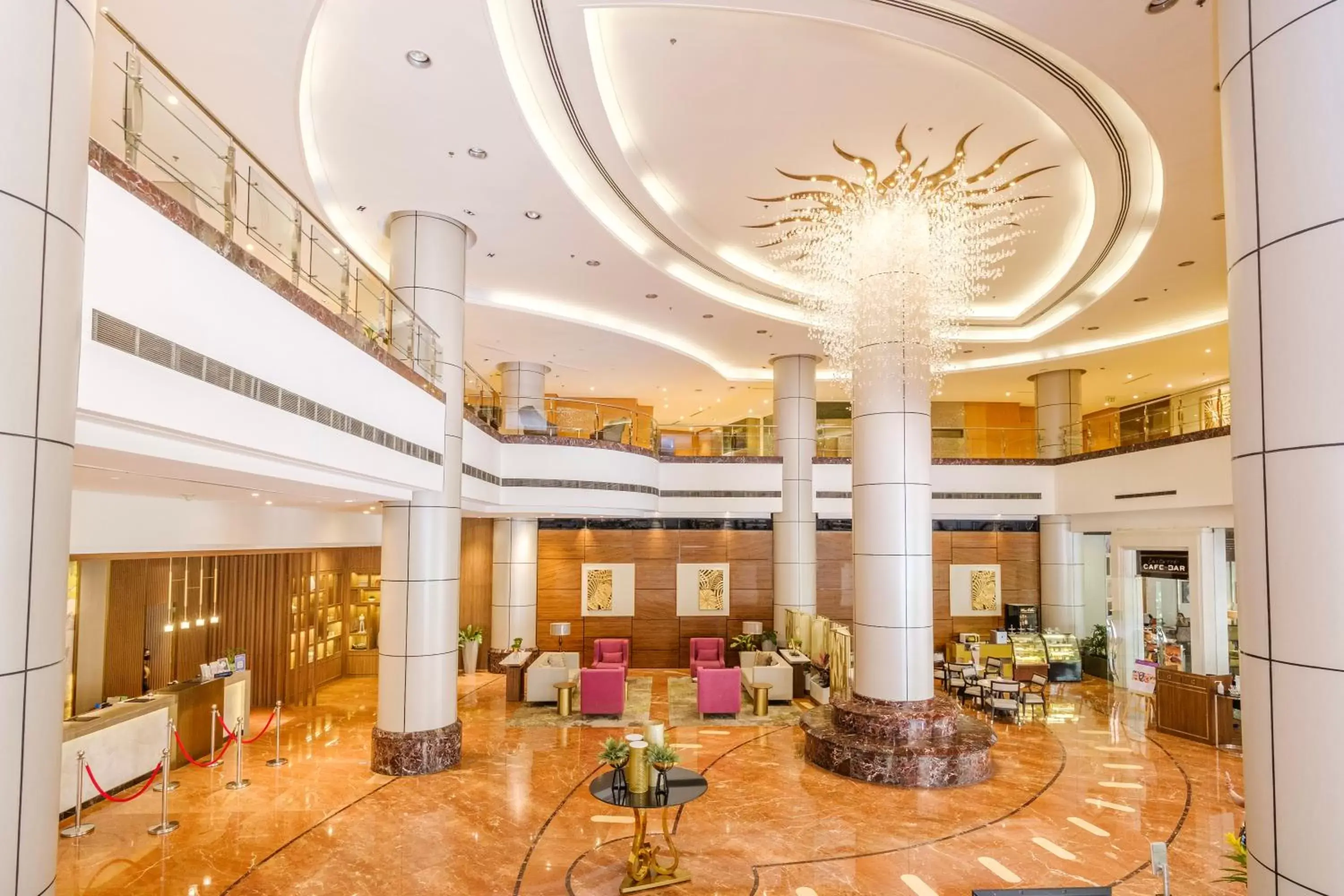 Restaurant/places to eat, Lobby/Reception in Eastwood Richmonde Hotel