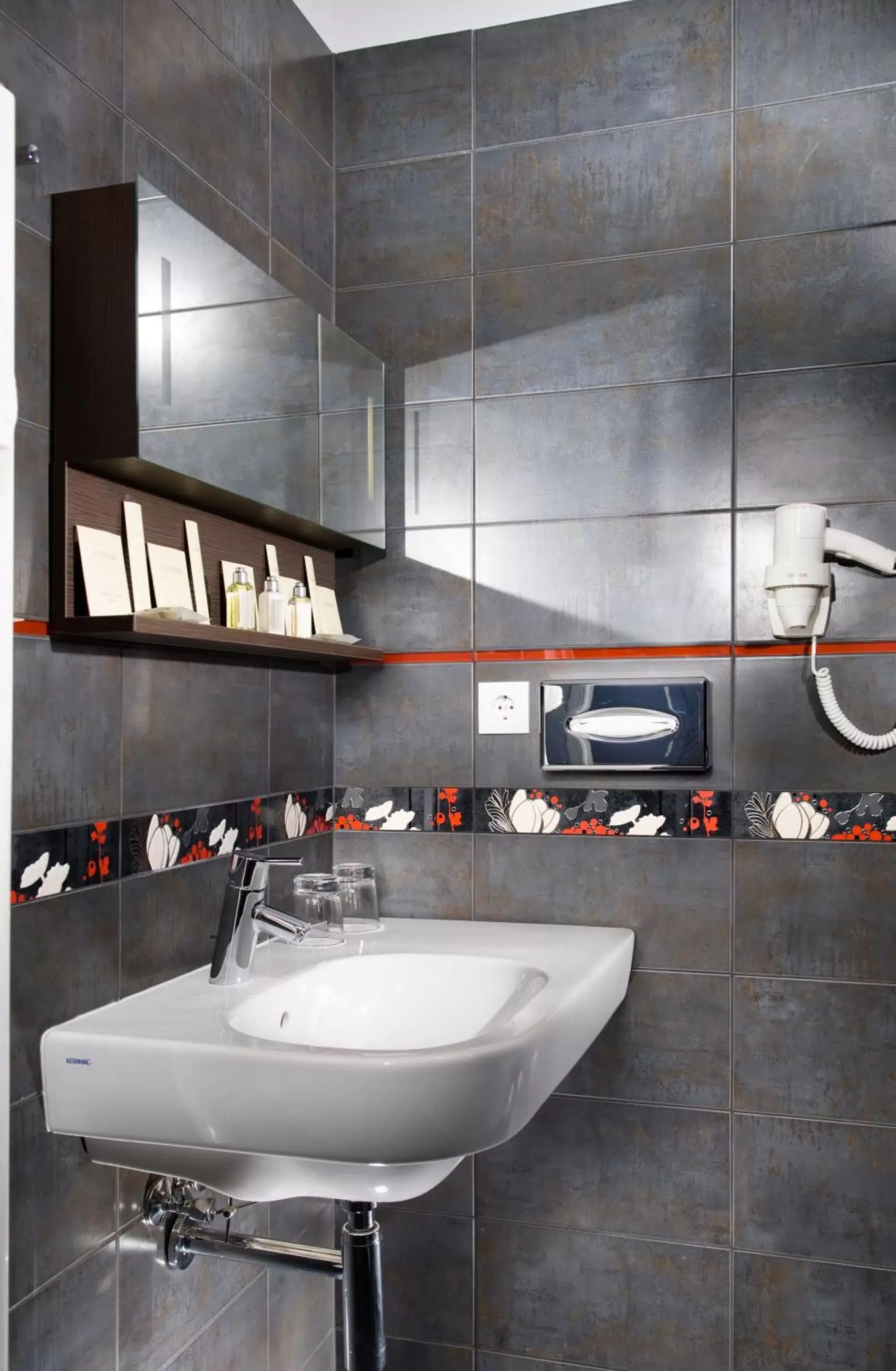 Bathroom in Opera Garden Hotel & Apartments Bathroom in Opera Garden Hotel & Apartments